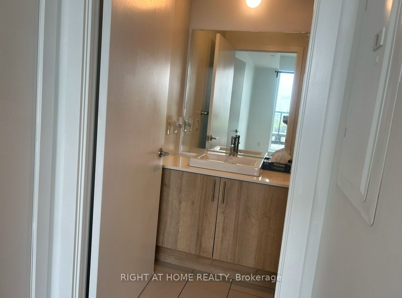1195 The Queensway 704 Property Photo 14