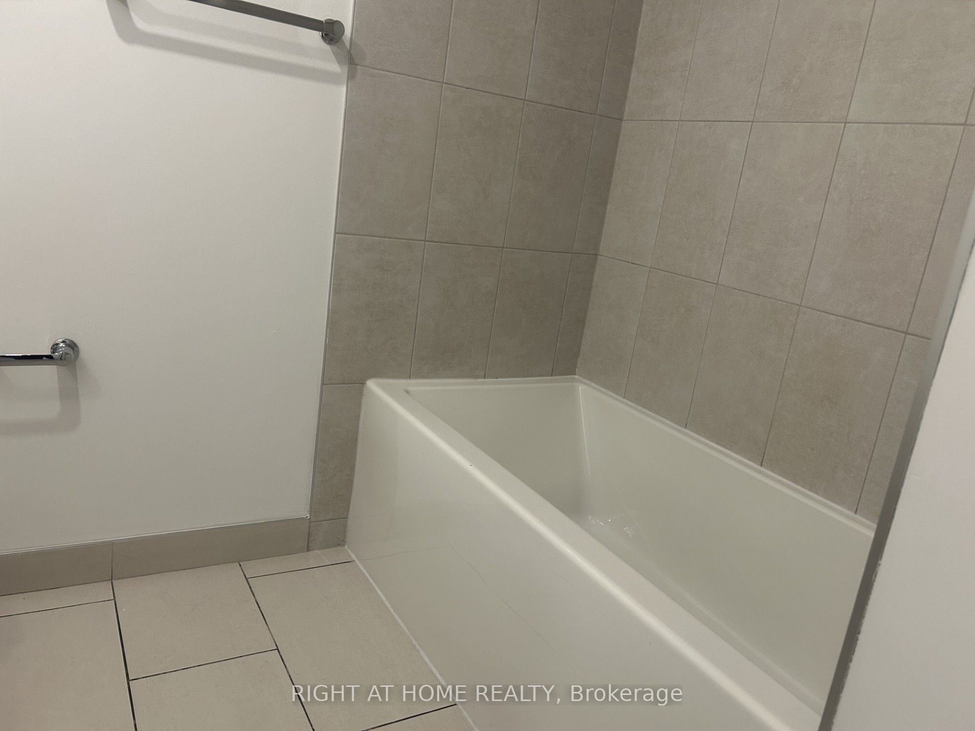 1195 The Queensway 704 Property Photo 15