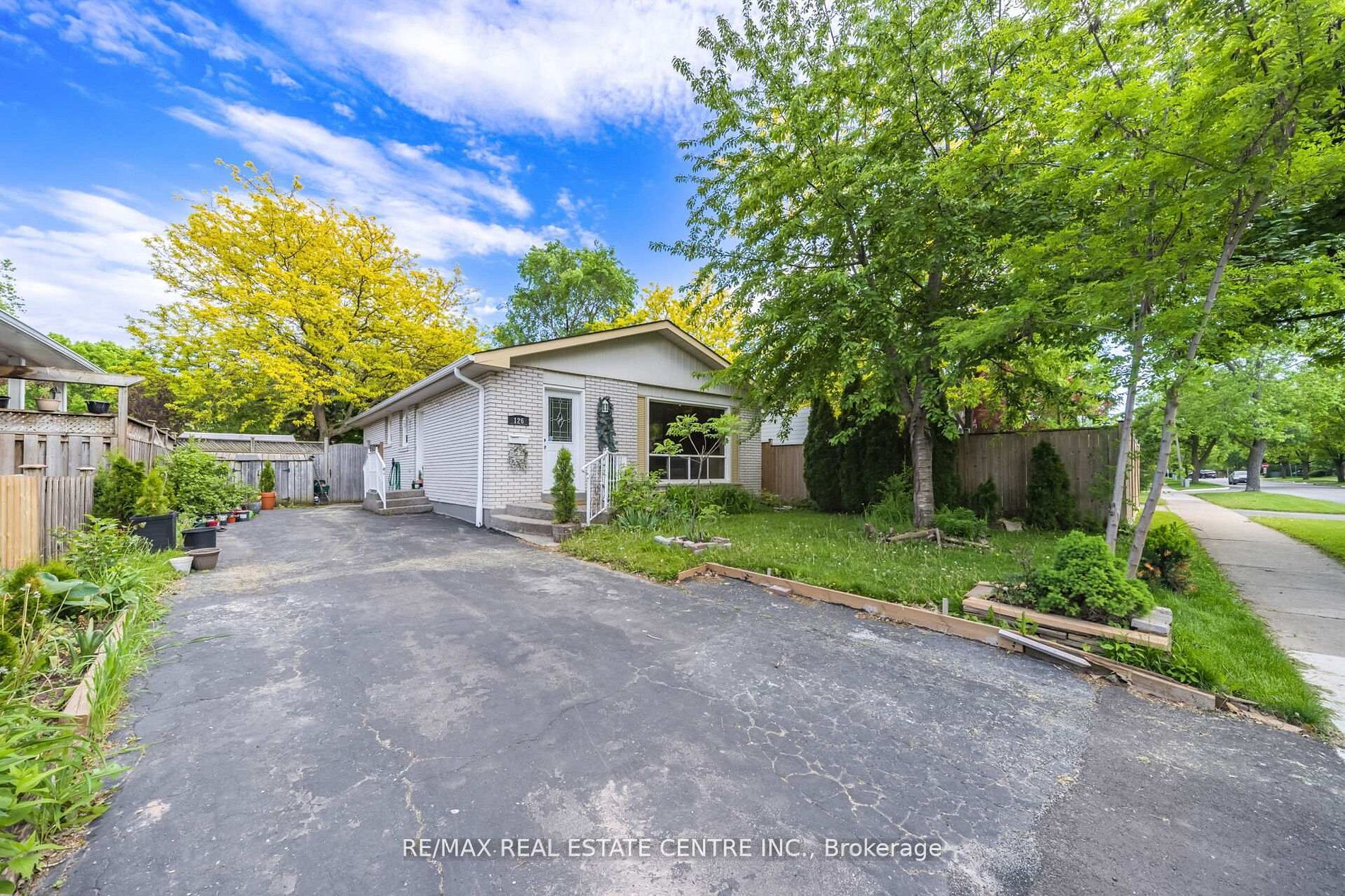 126 Culham Street Property Photo 3