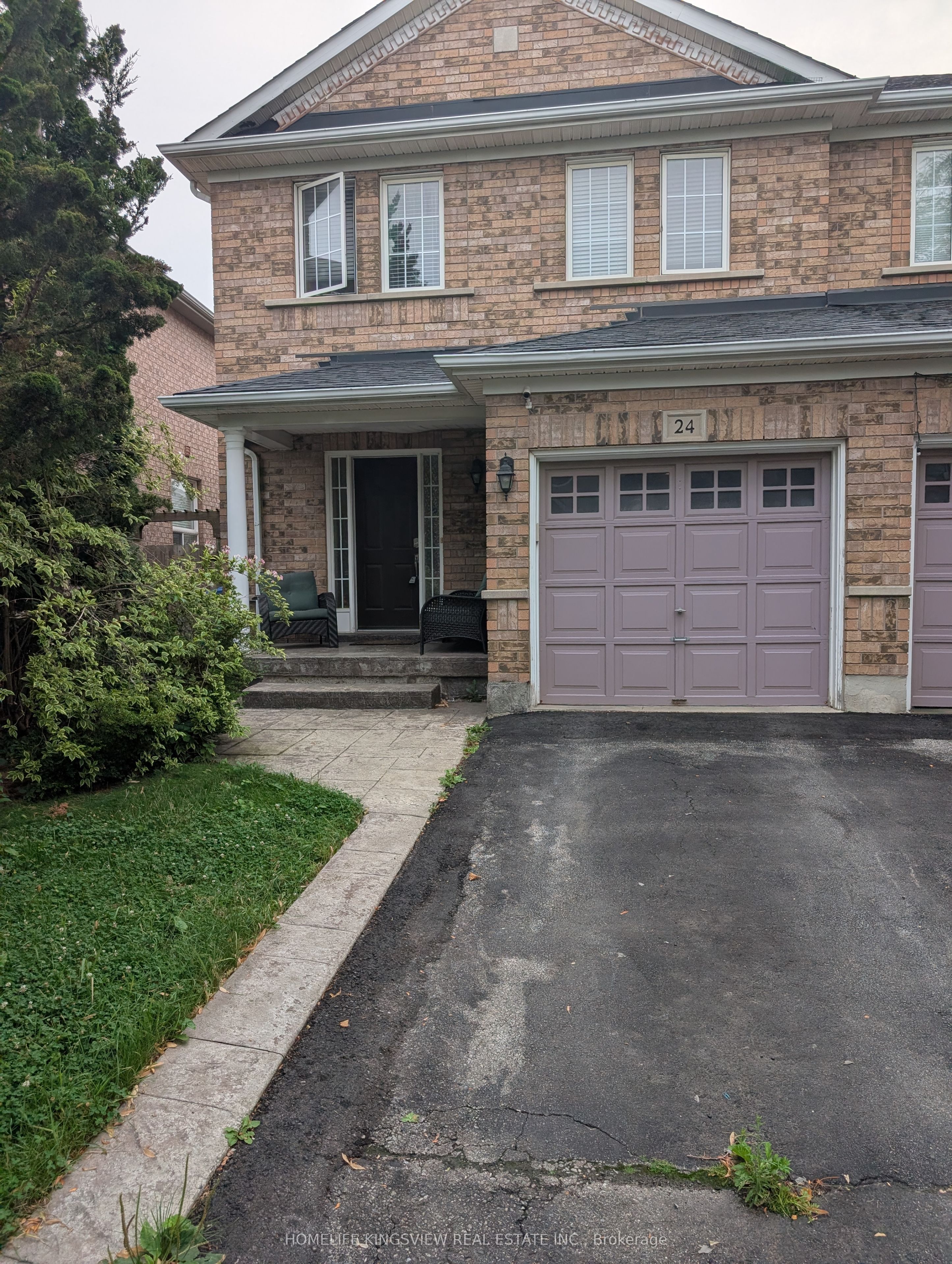 24 Farthingale Crescent Property Photo 2