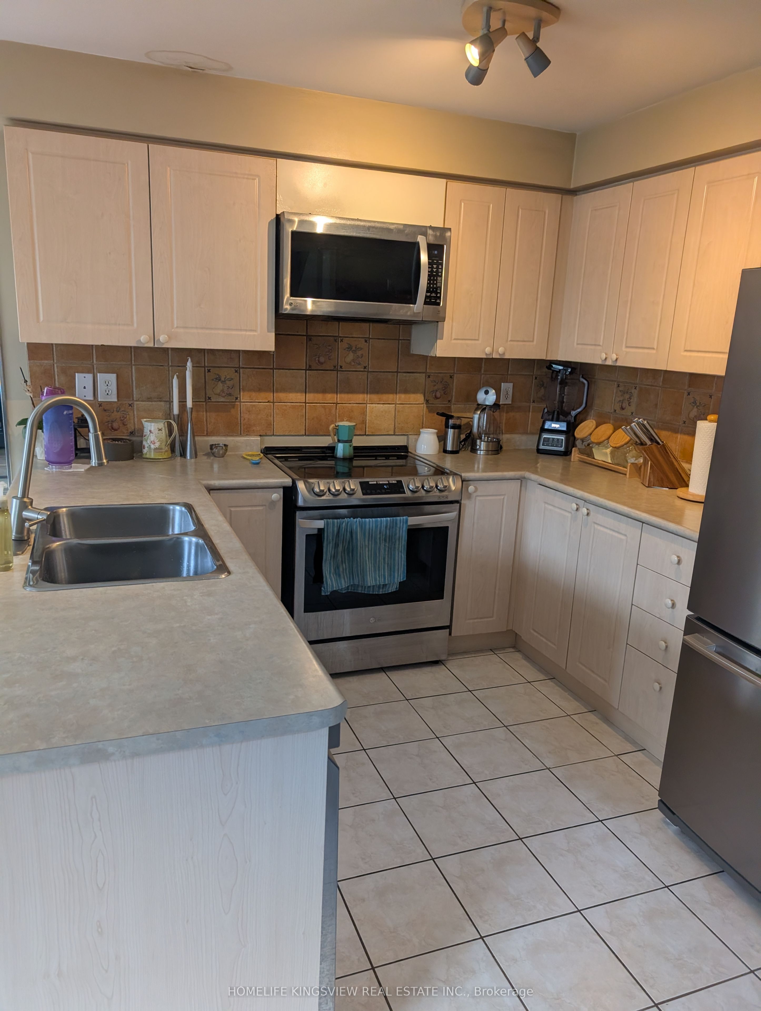 24 Farthingale Crescent Property Photo 9