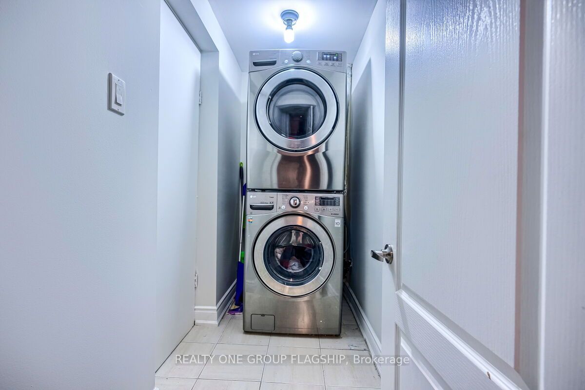 5846 Tenth Line W Property Photo 26