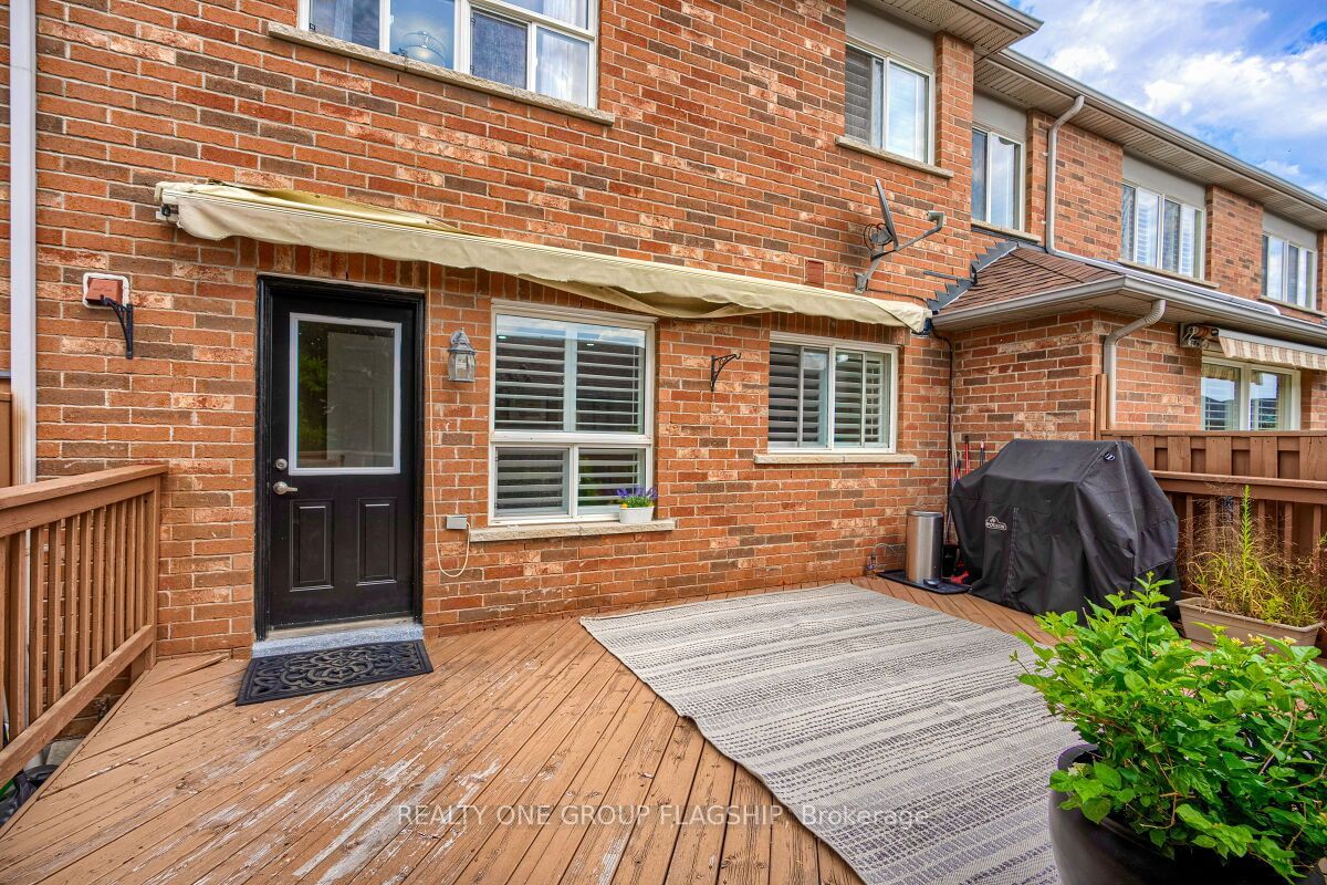 5846 Tenth Line W Property Photo 28