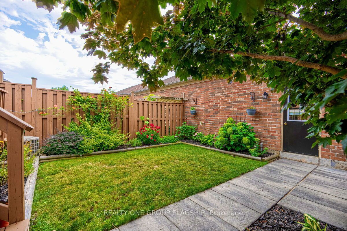 5846 Tenth Line W Property Photo 30