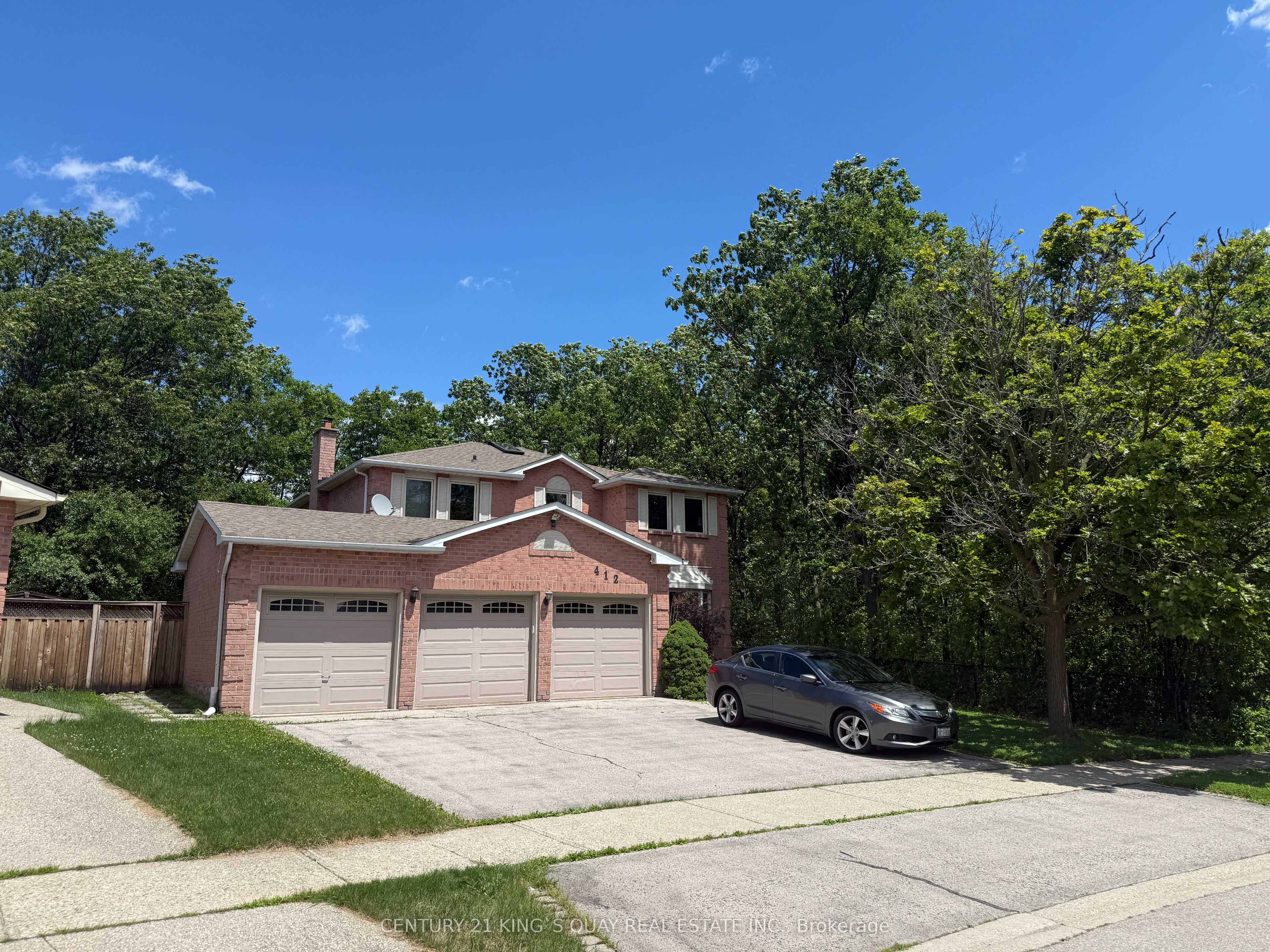412 Freeman Crescent Property Photo 2