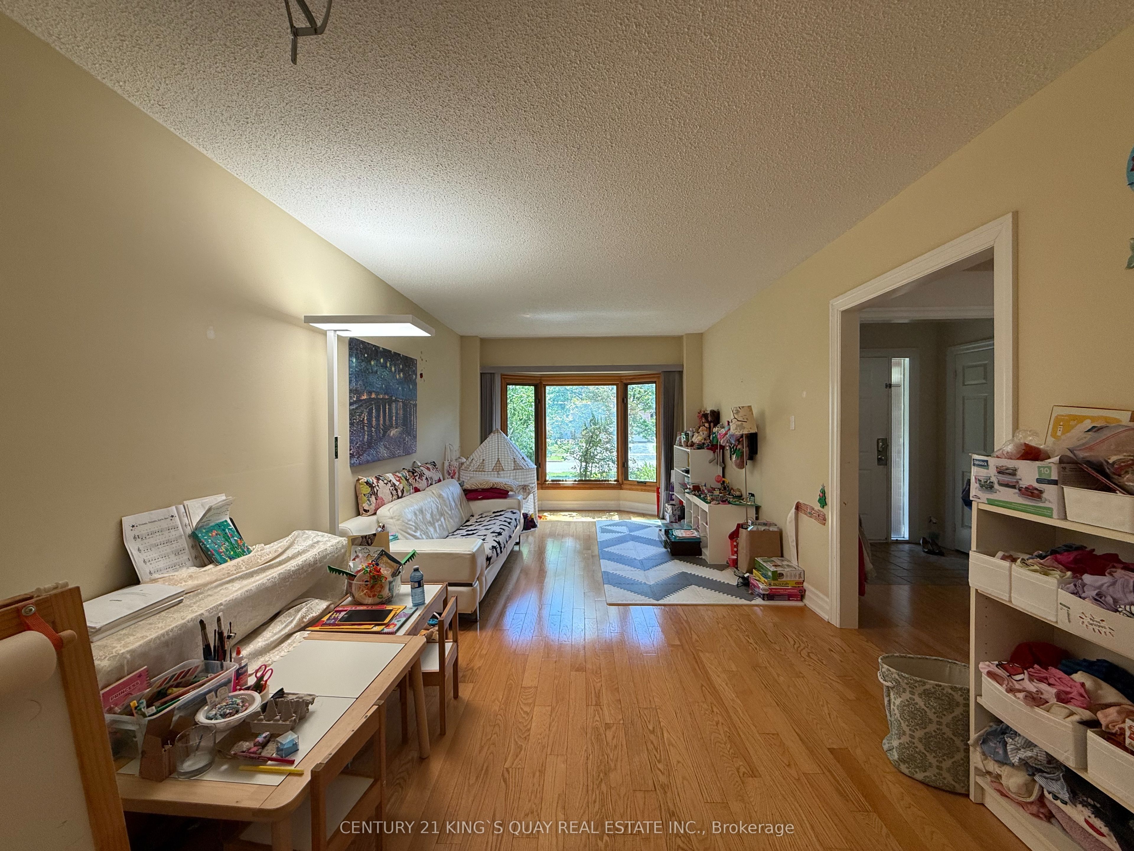 412 Freeman Crescent Property Photo 5