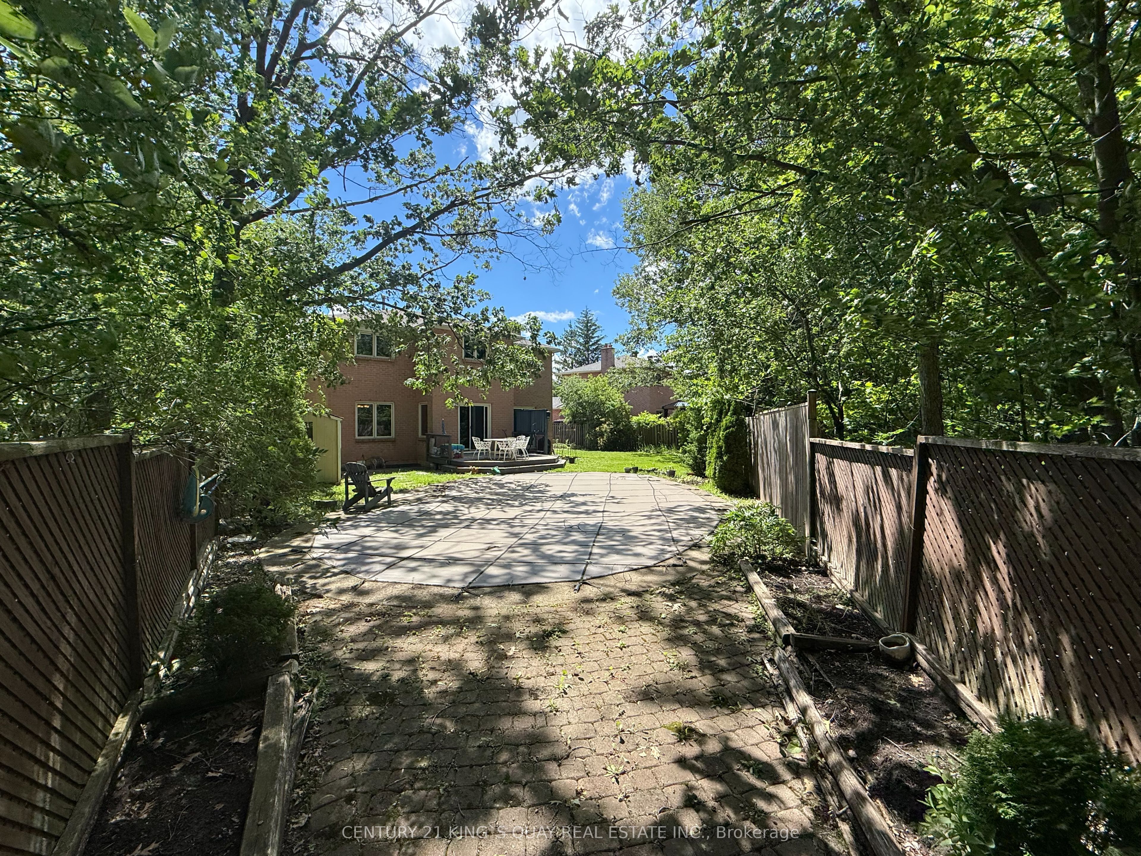 412 Freeman Crescent Property Photo 28