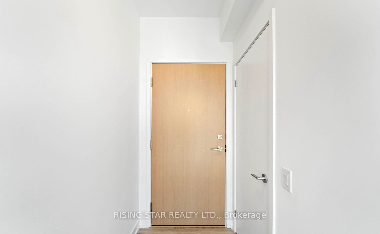 395 Square One Drive 3703 Property Photo 11