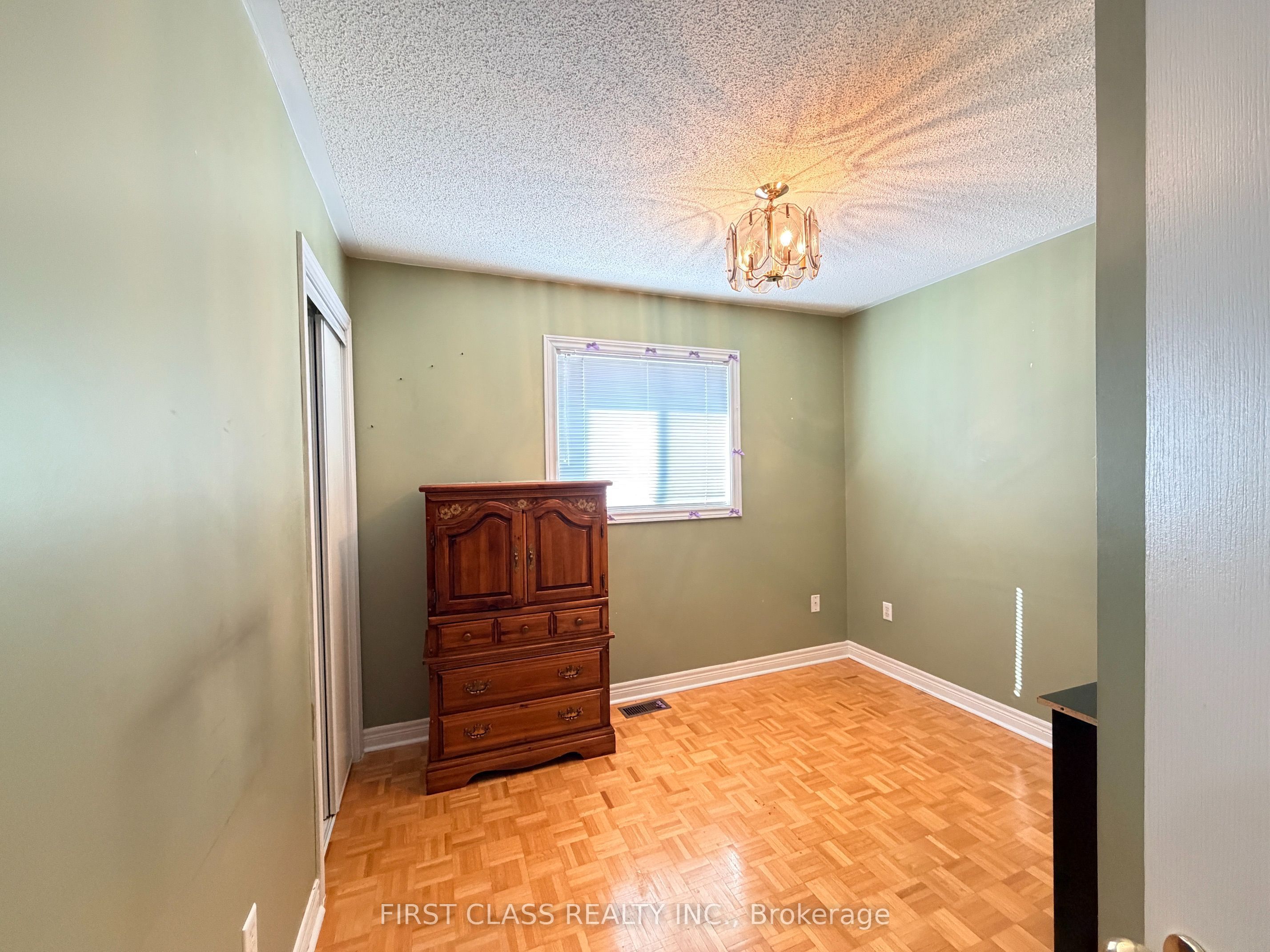 5323 Red Brush Drive Upper Property Photo 11