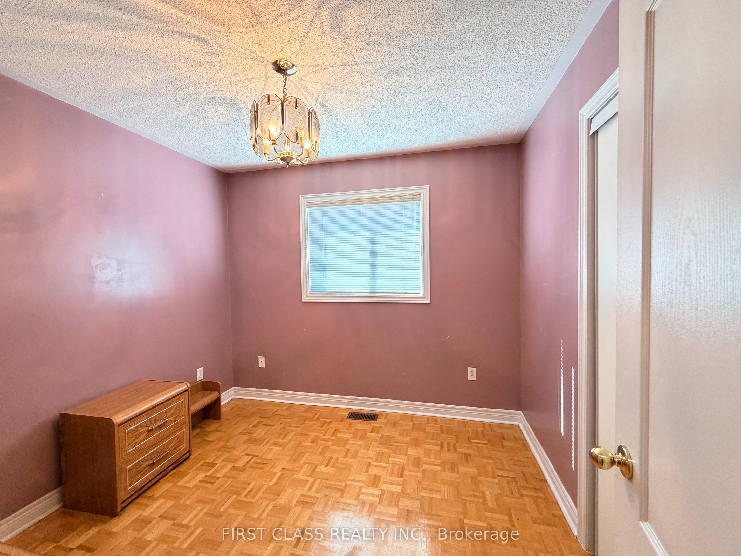 5323 Red Brush Drive Upper Property Photo 12