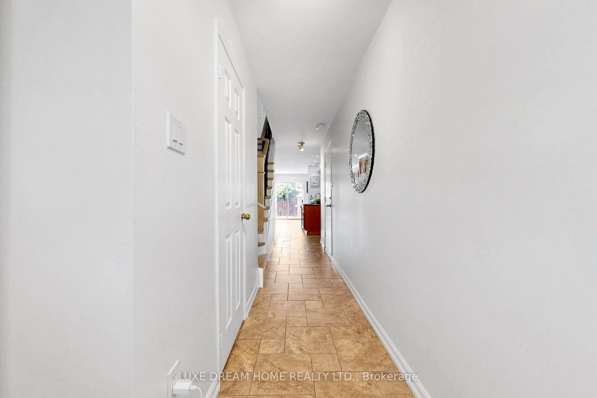 3937 Stoneham Way Property Photo 6