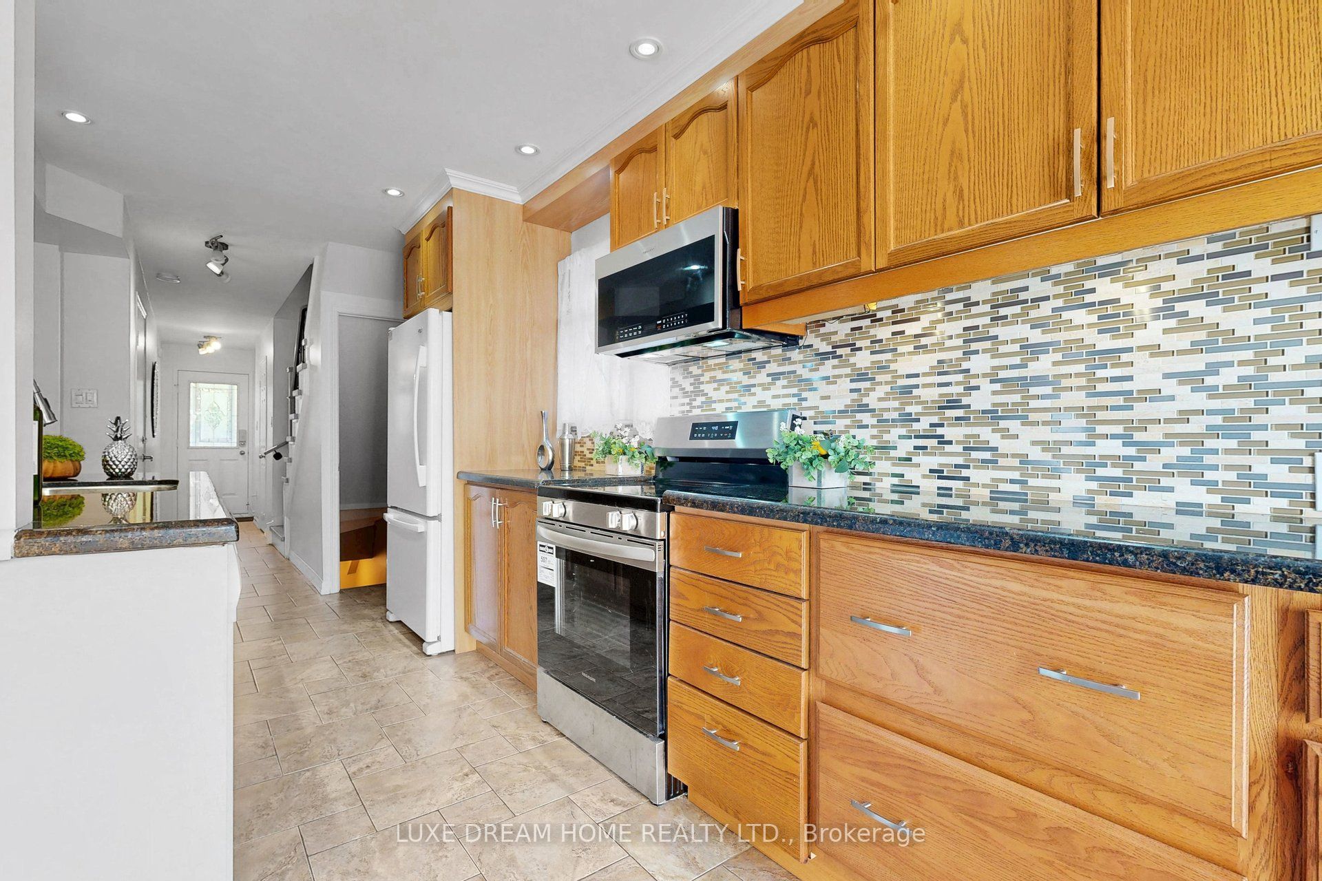 3937 Stoneham Way Property Photo 19