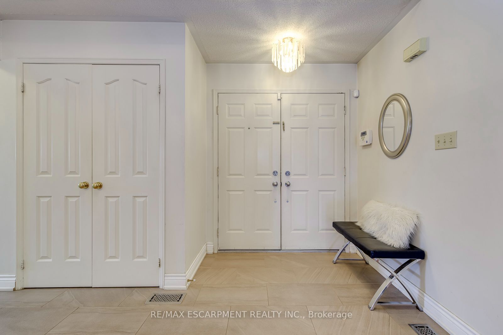 2442 Wynten Way Property Photo 4