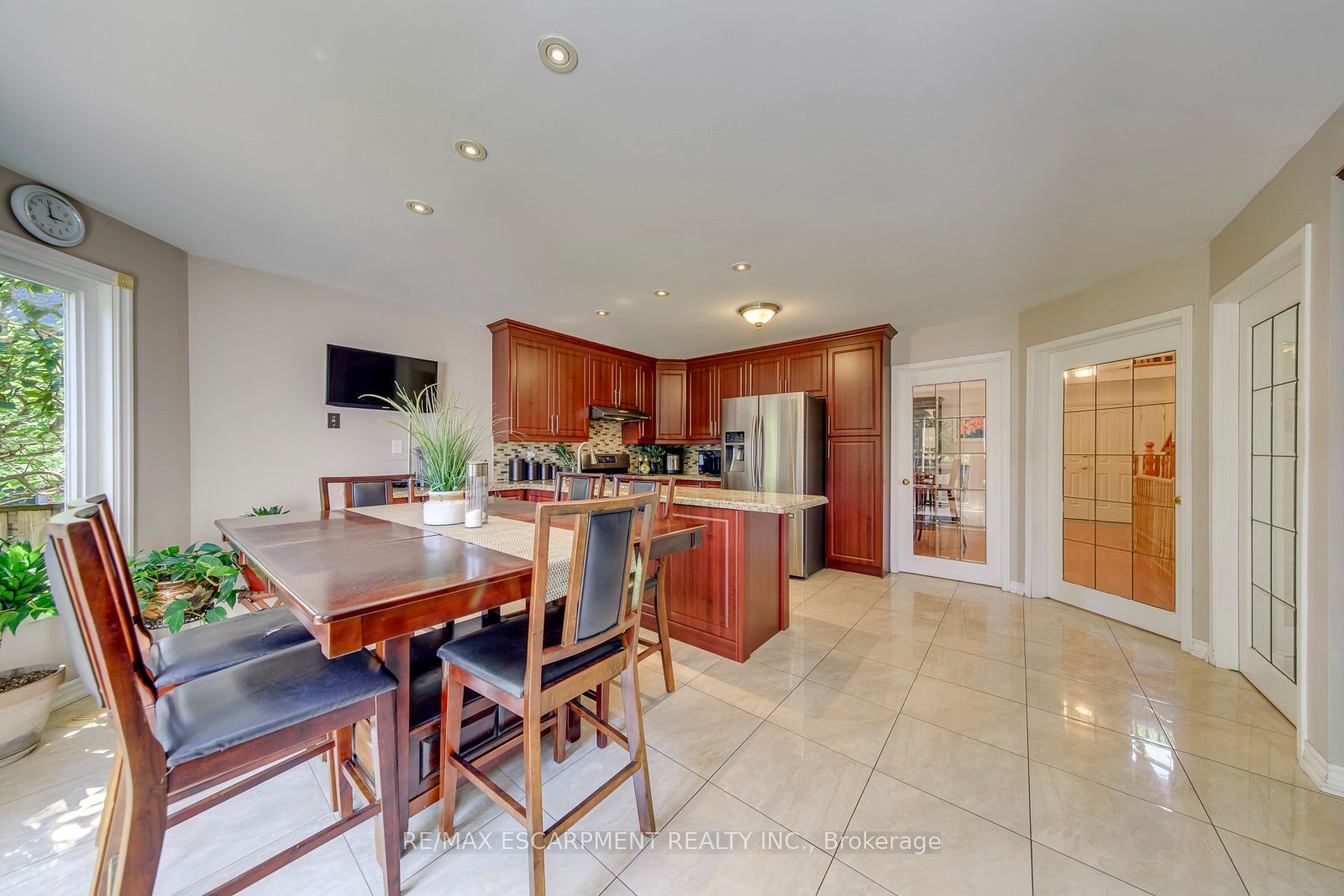 2442 Wynten Way Property Photo 16