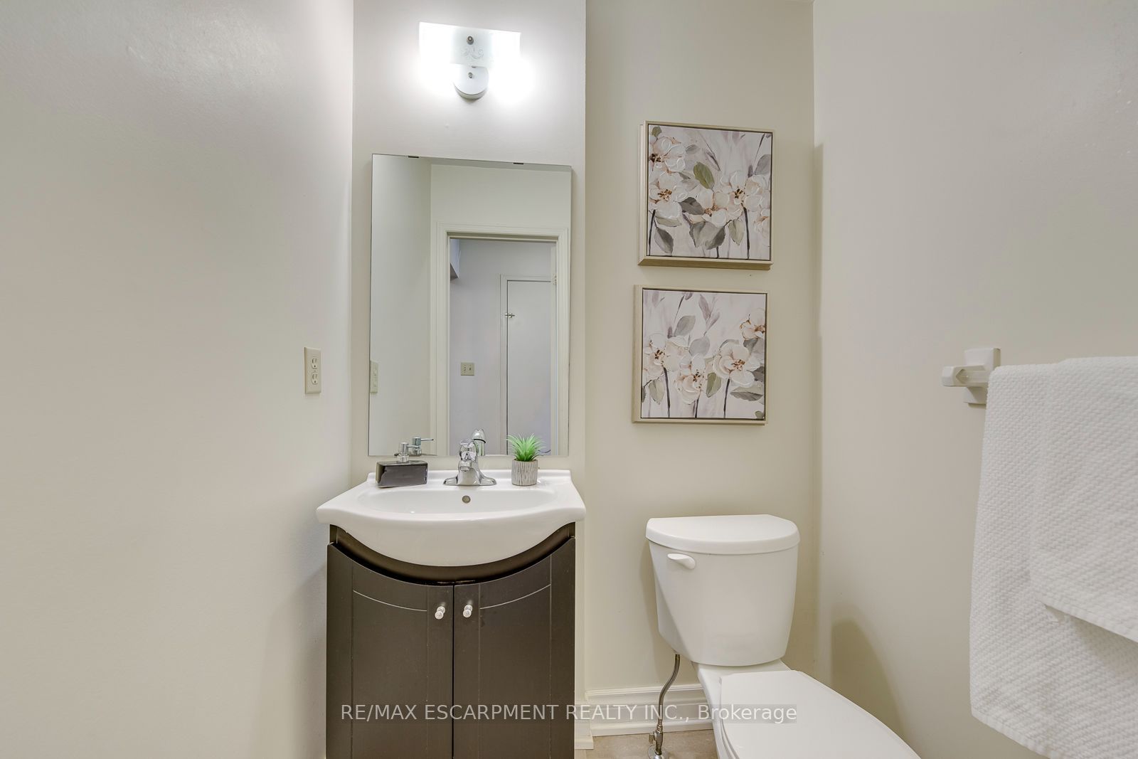 2442 Wynten Way Property Photo 18
