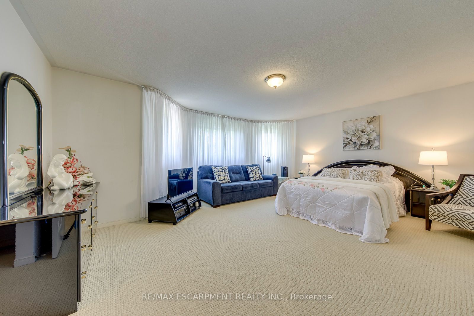 2442 Wynten Way Property Photo 23