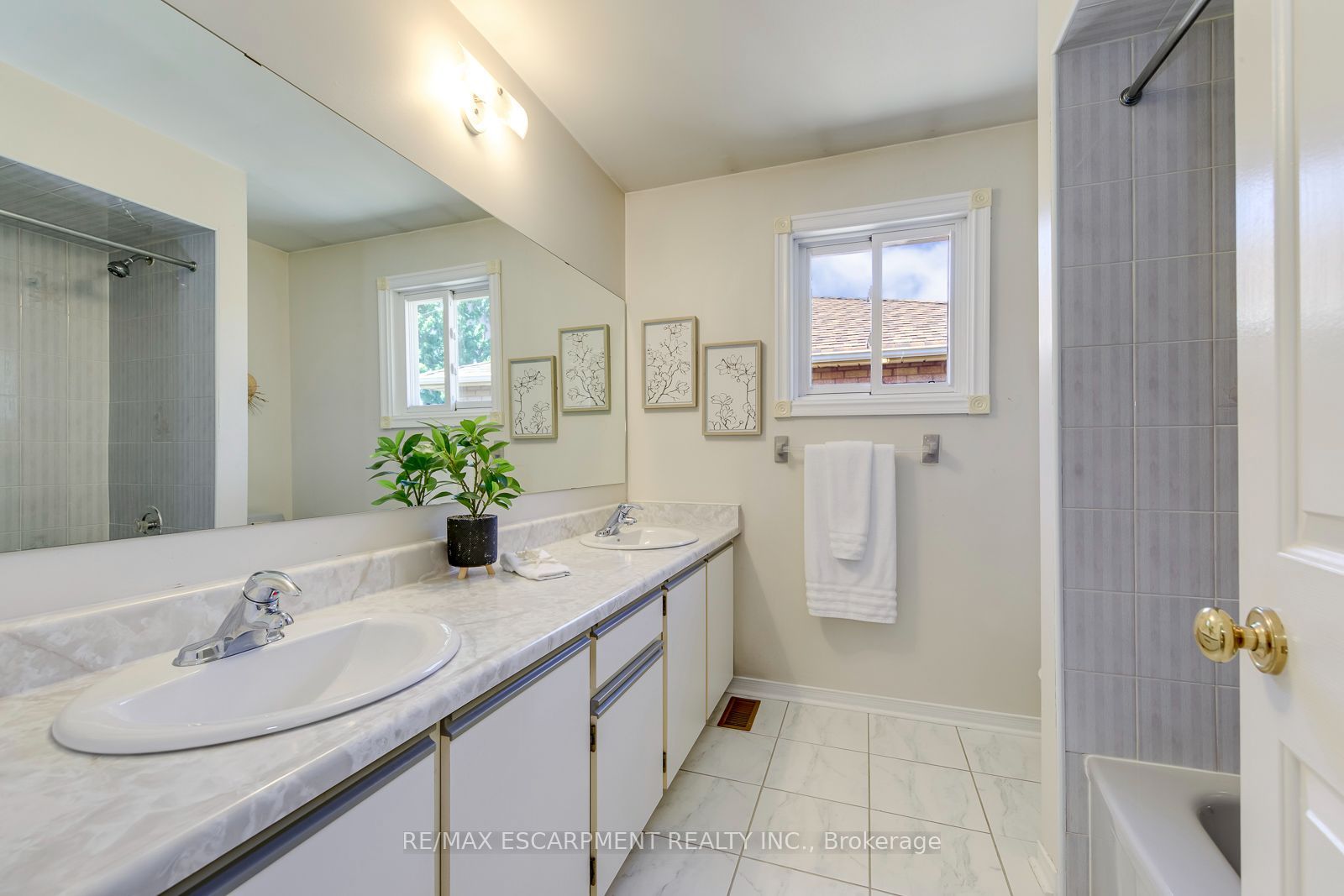 2442 Wynten Way Property Photo 30