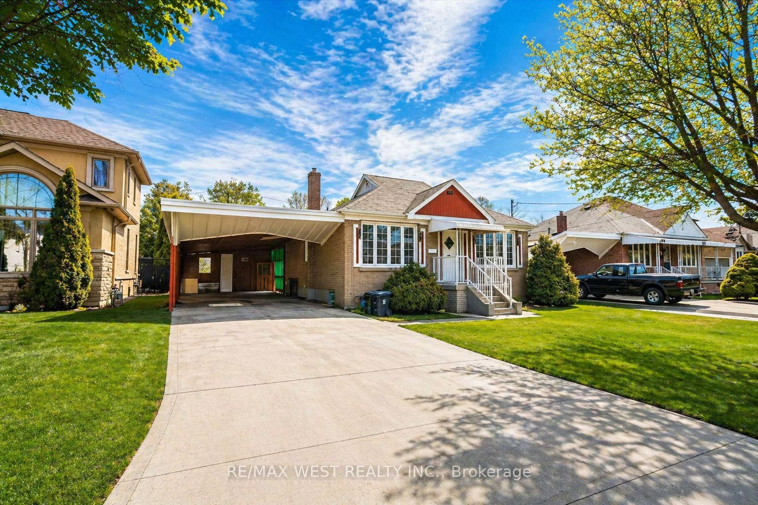 7 Highland Hill Property Photo 1