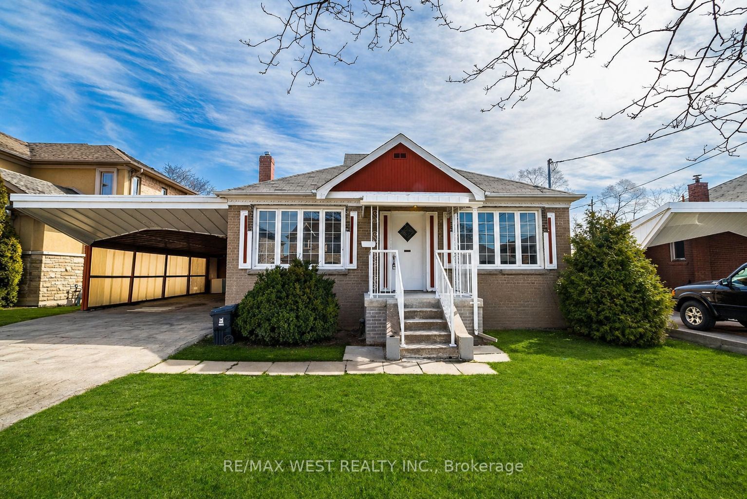 7 Highland Hill Property Photo 2