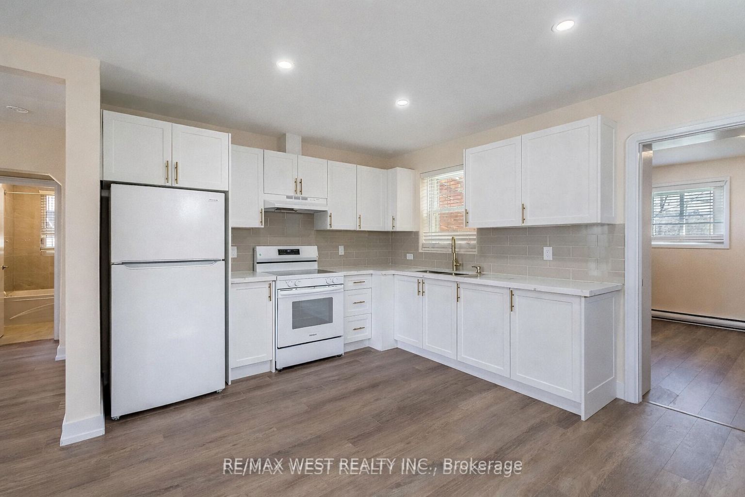 7 Highland Hill Property Photo 8