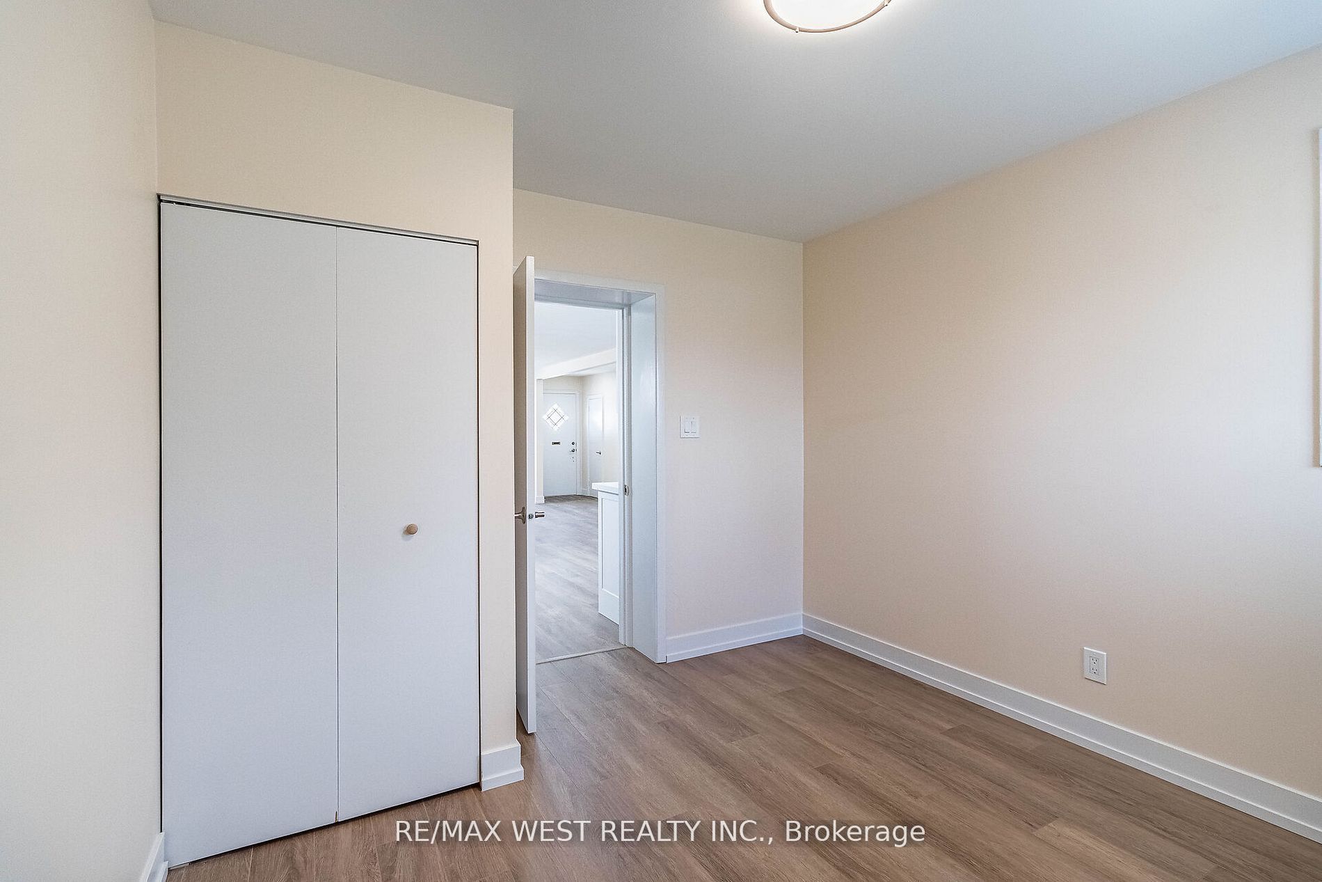 7 Highland Hill Property Photo 10