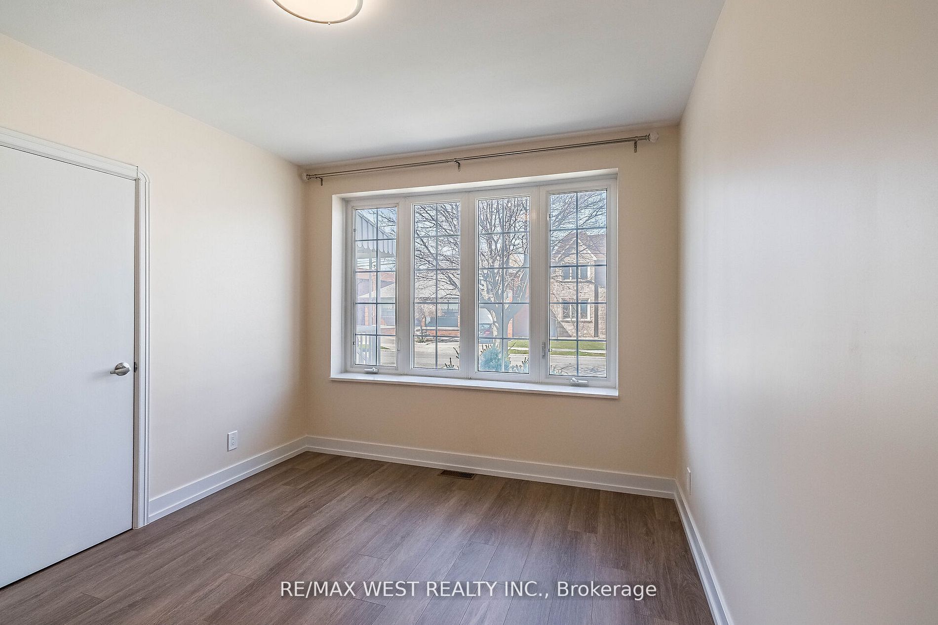 7 Highland Hill Property Photo 14