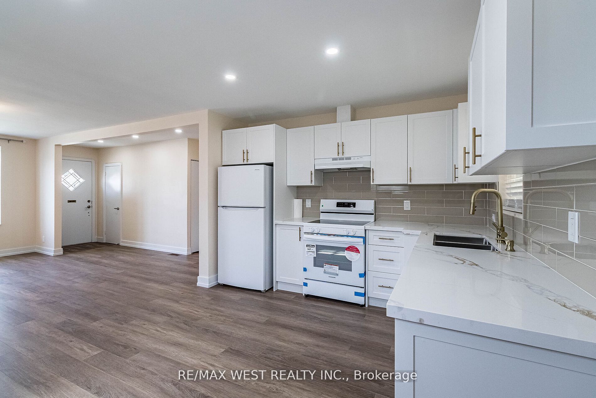 7 Highland Hill Property Photo 16