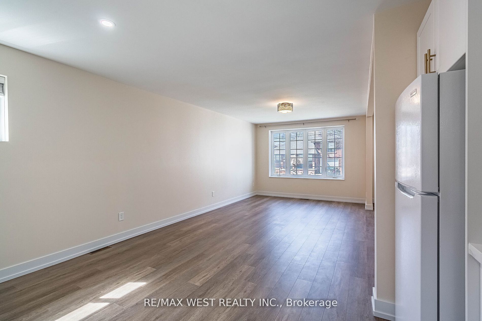 7 Highland Hill Property Photo 19
