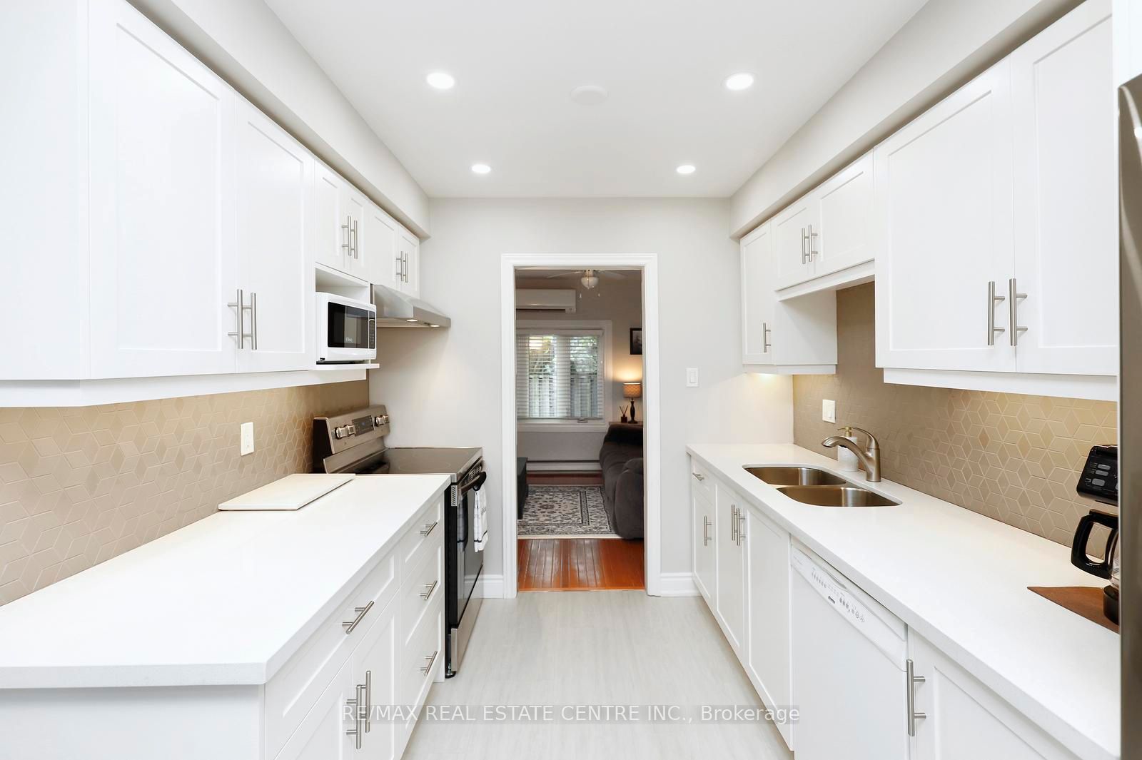 341 Wilson Drive 3 Property Photo 2
