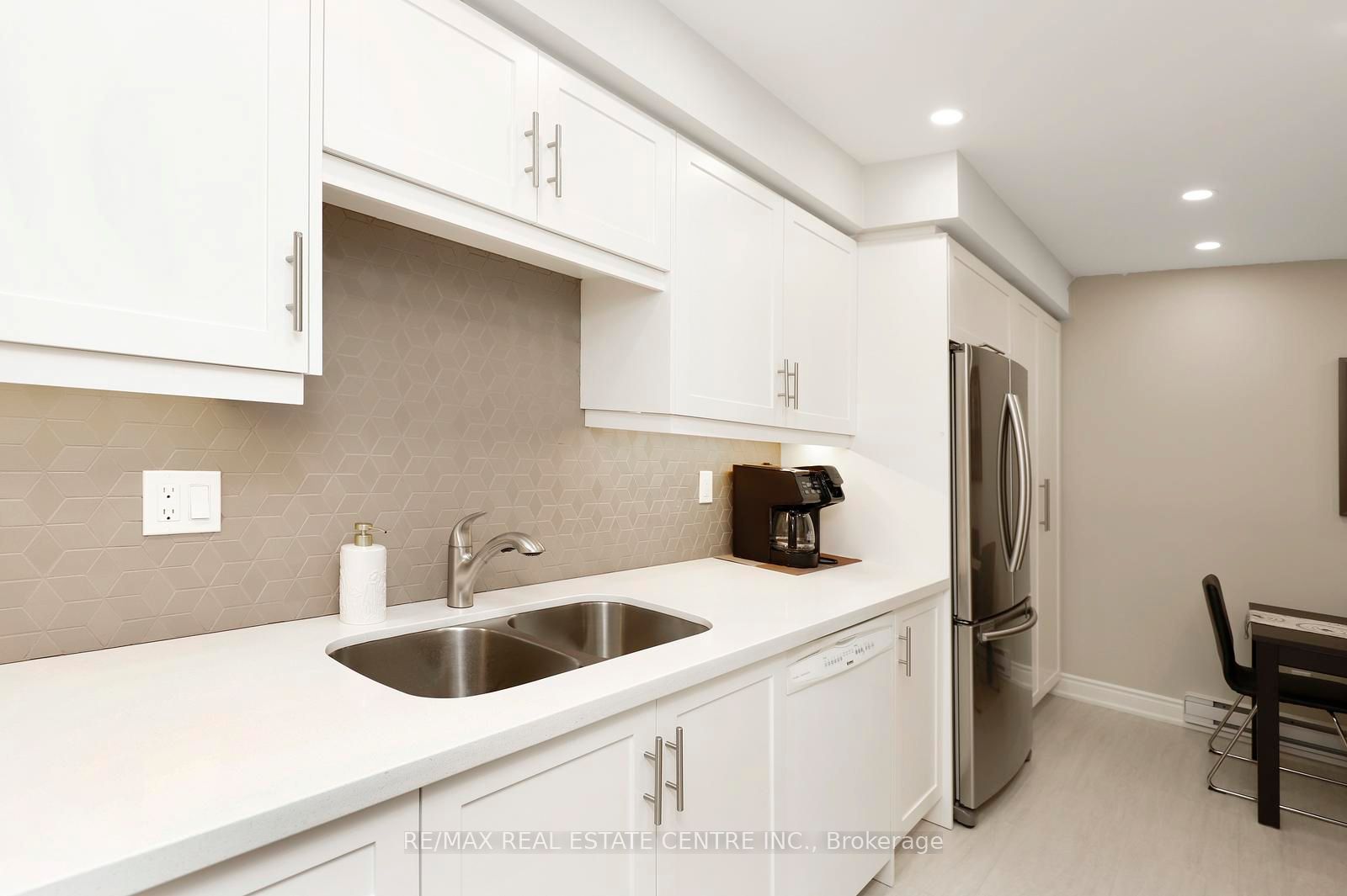 341 Wilson Drive 3 Property Photo 6