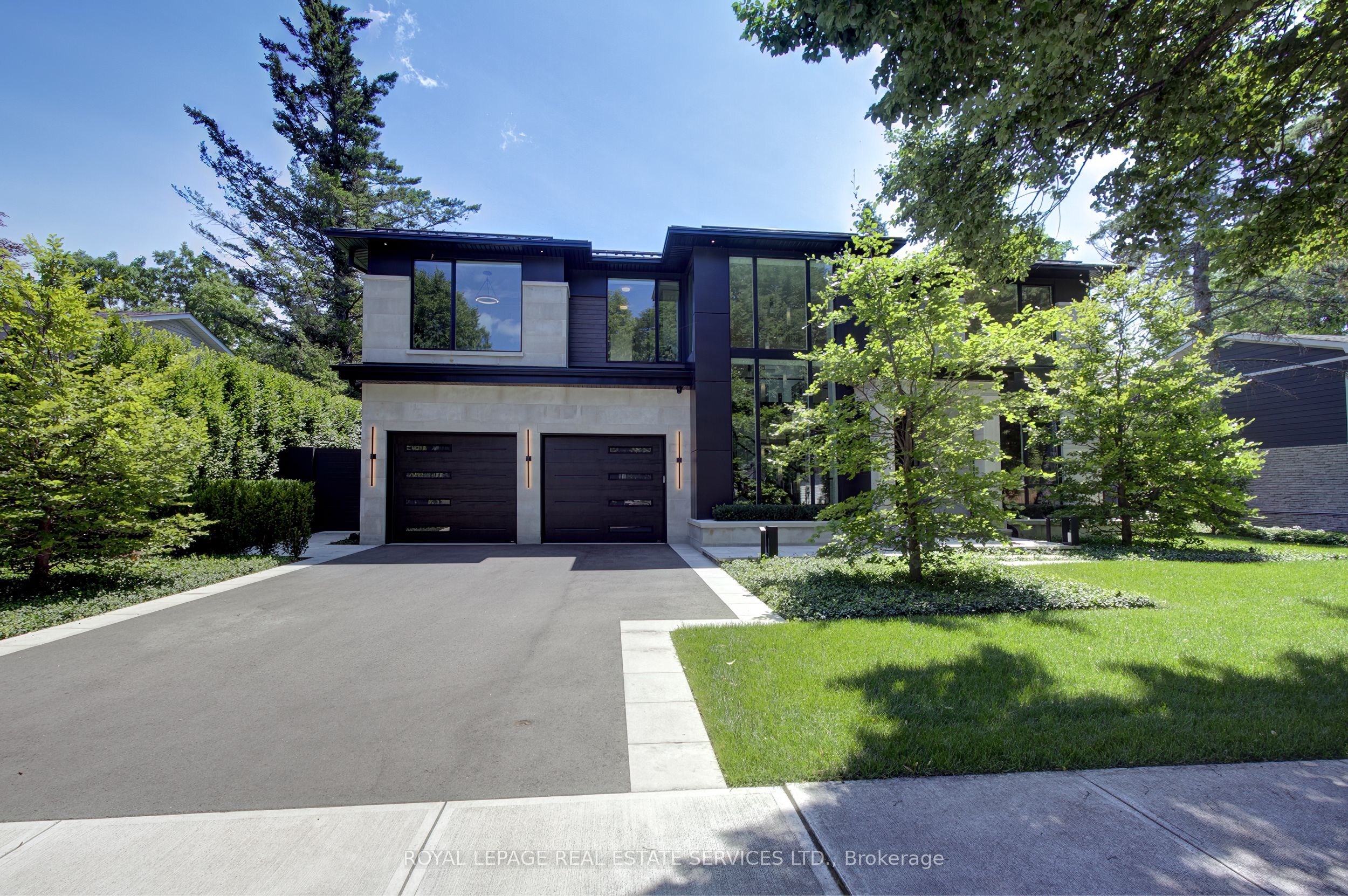 1472 Oakhill Drive Property Photo 1