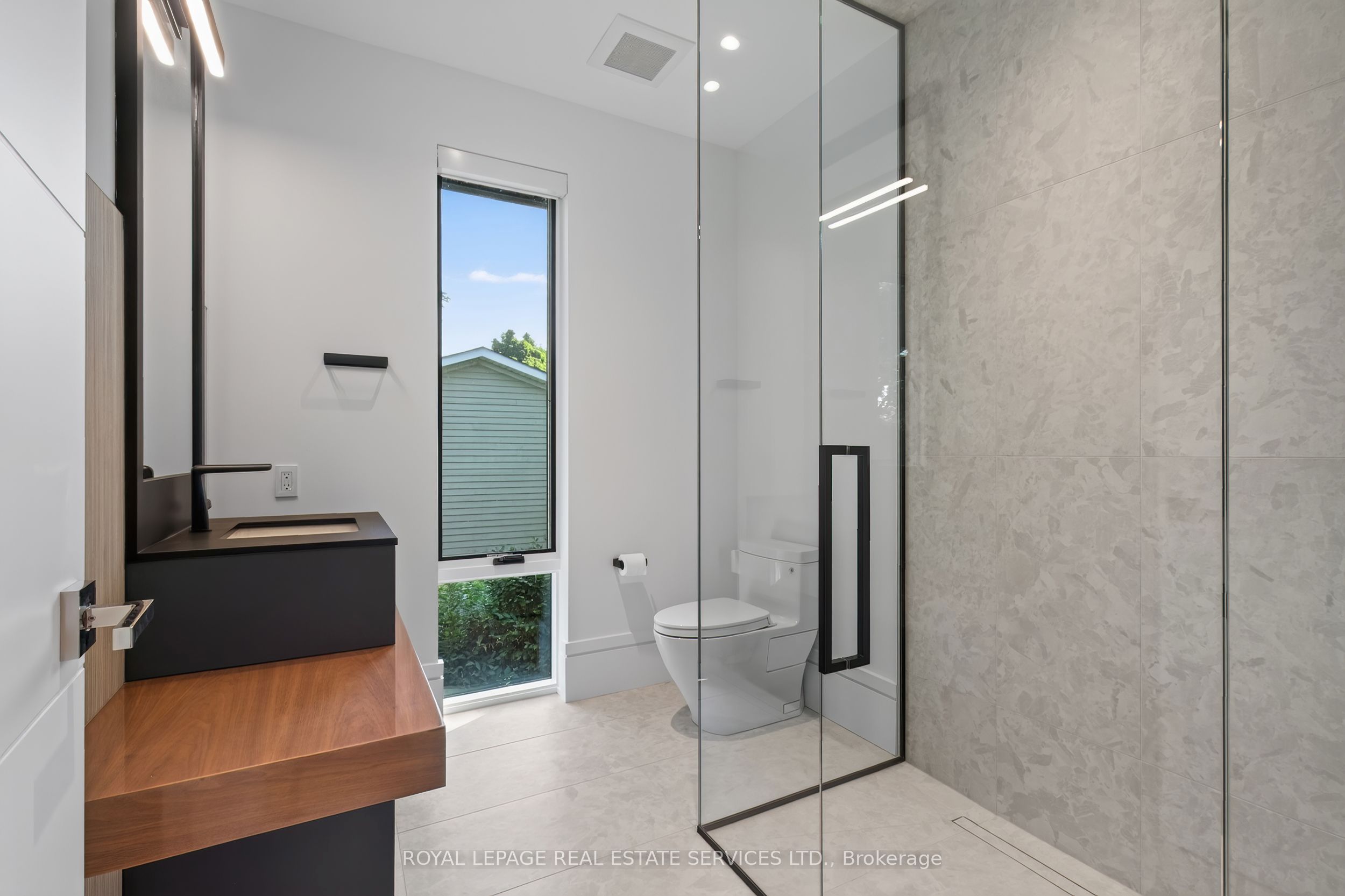 1472 Oakhill Drive Property Photo 27