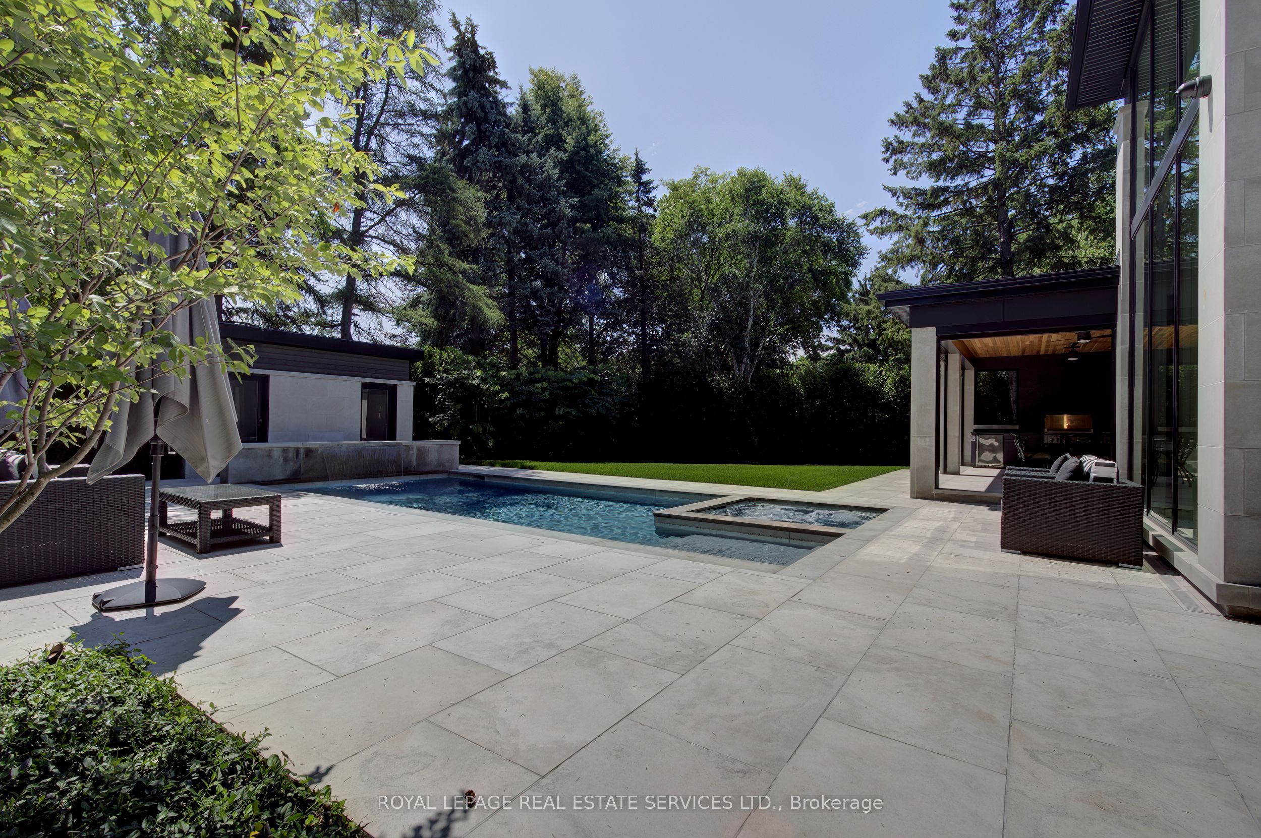 1472 Oakhill Drive Property Photo 41
