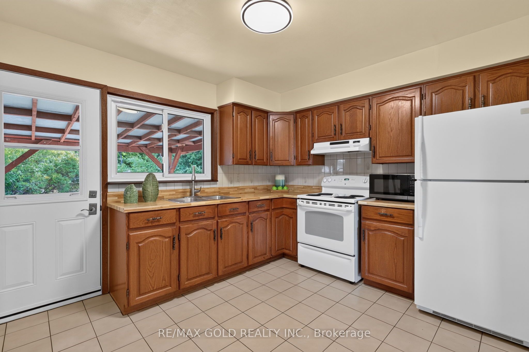 18 Esplanade Road Property Photo 14