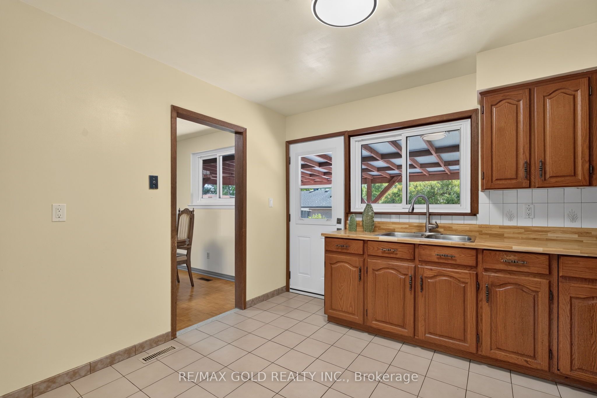 18 Esplanade Road Property Photo 15