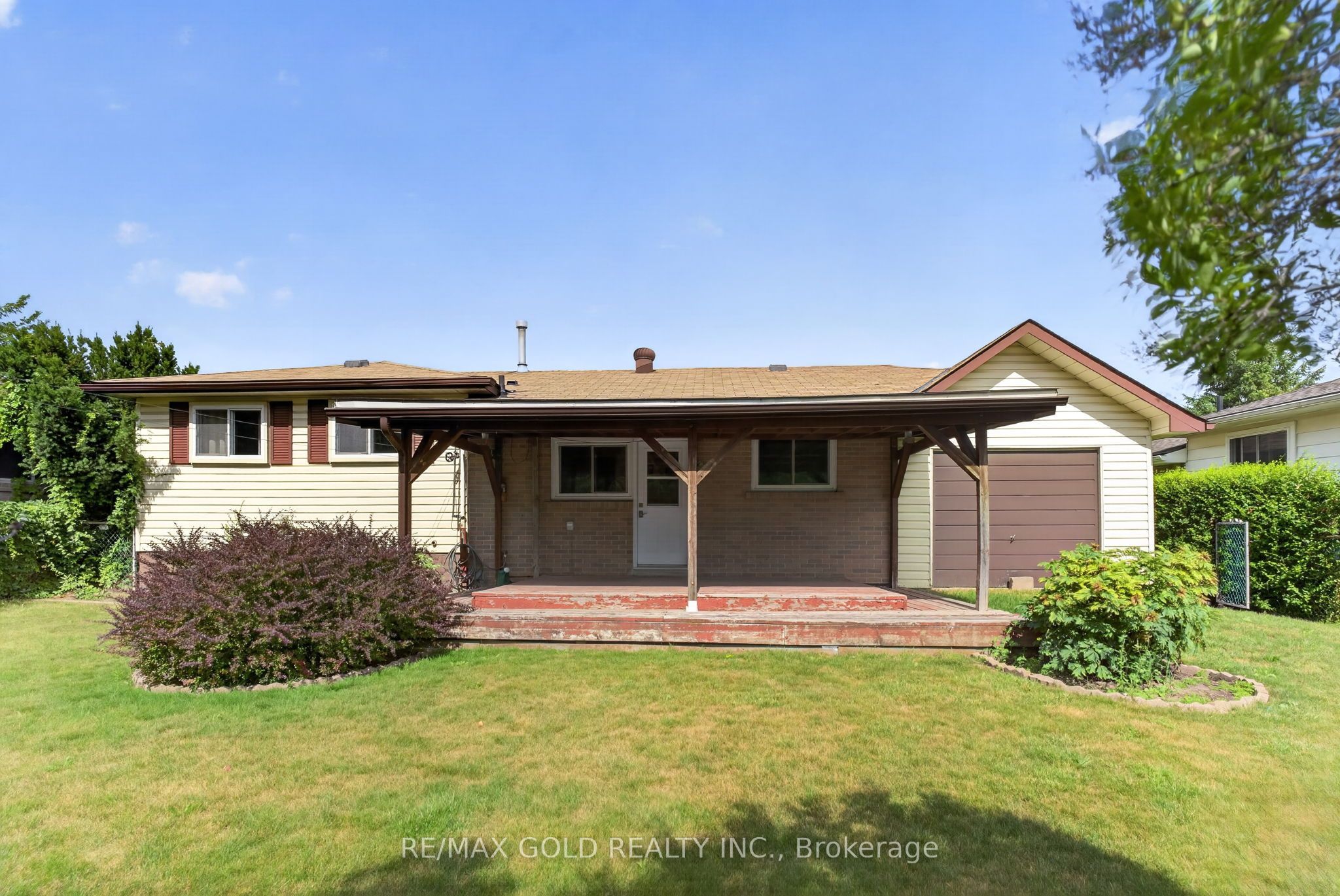 18 Esplanade Road Property Photo 41