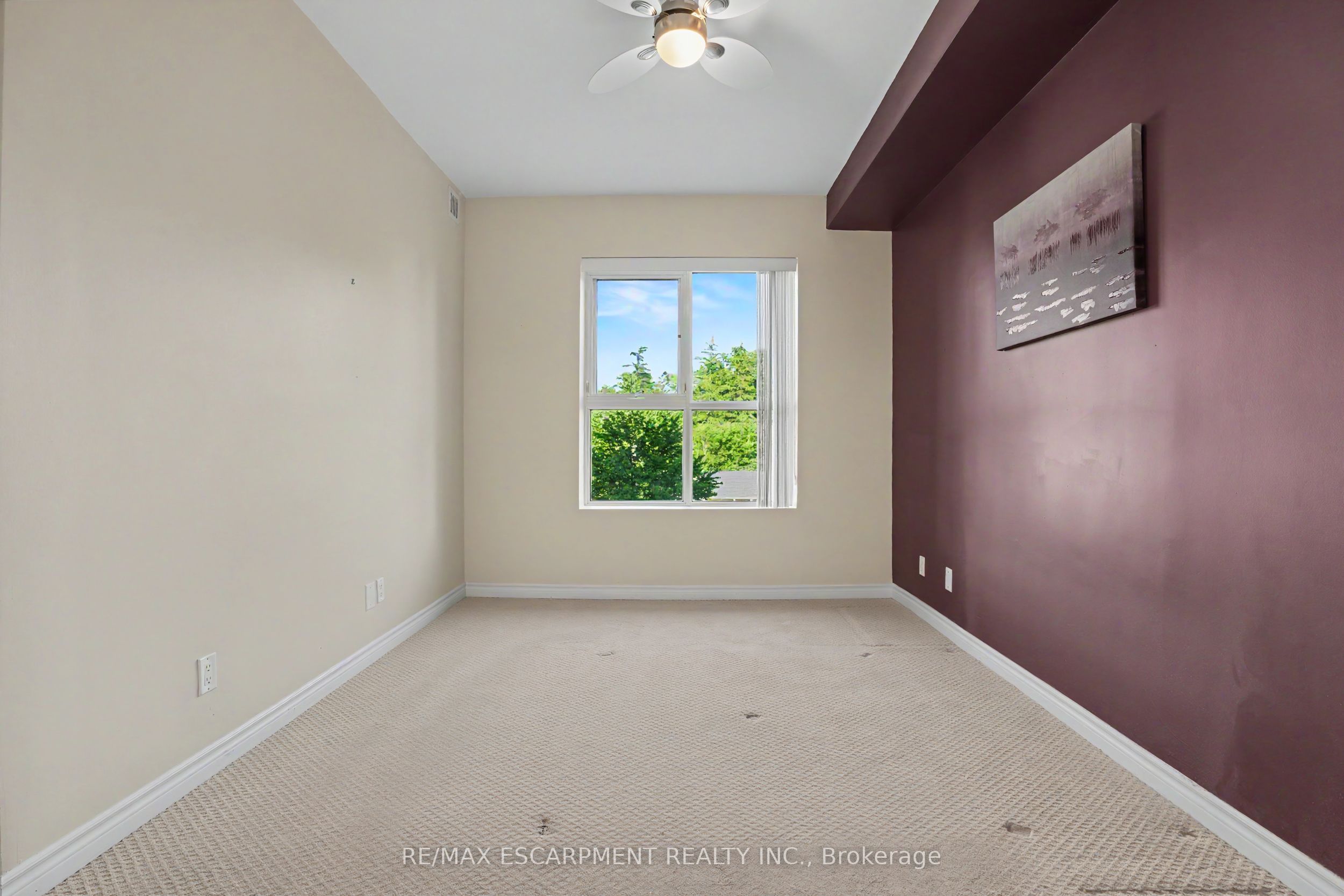 34 Plains Road E 206 Property Photo 12
