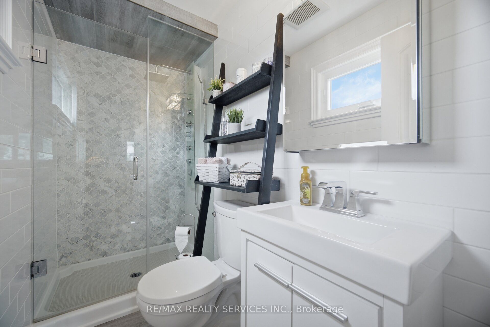 8 Ridgehill Drive Property Photo 22