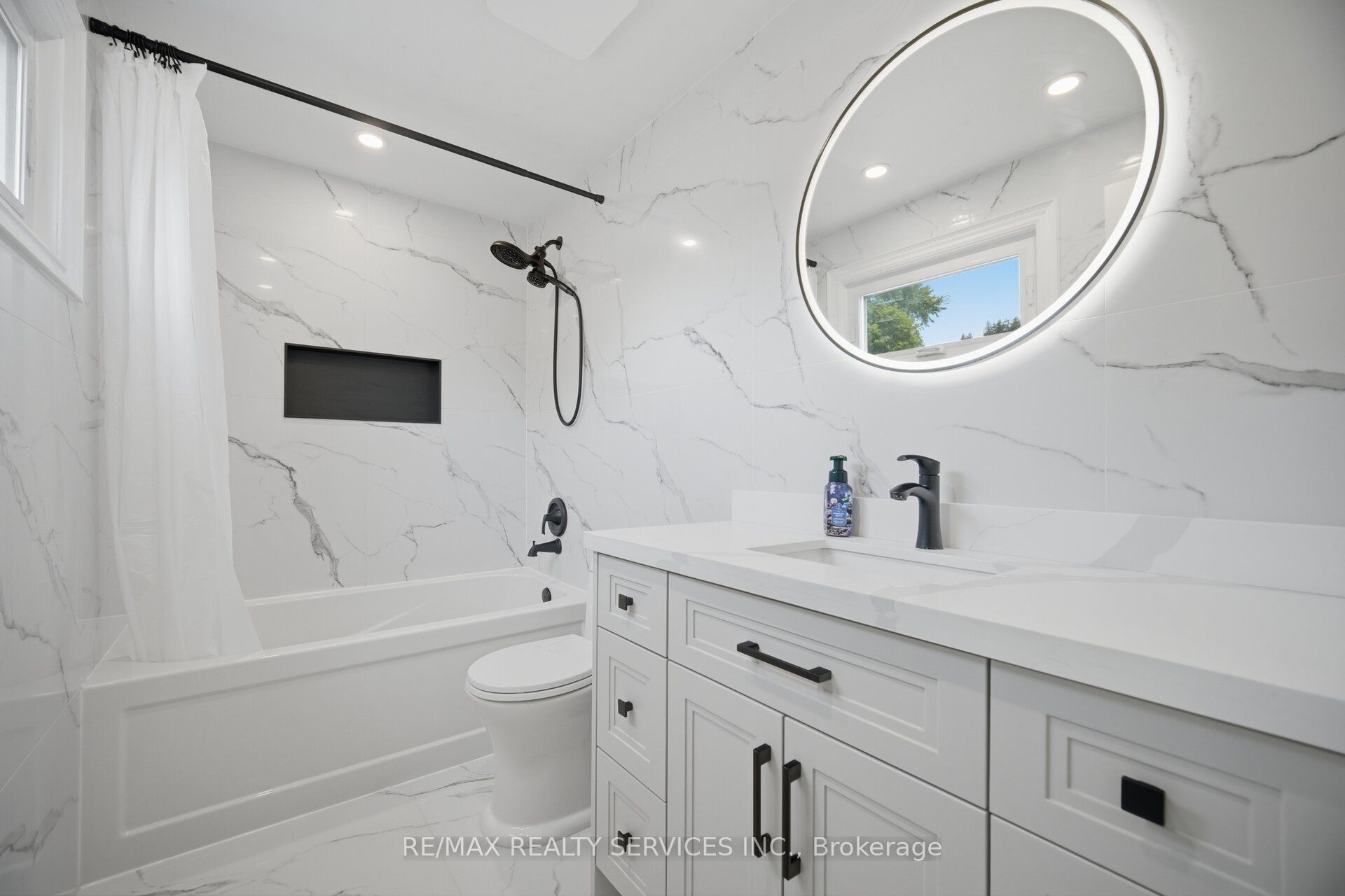 8 Ridgehill Drive Property Photo 28