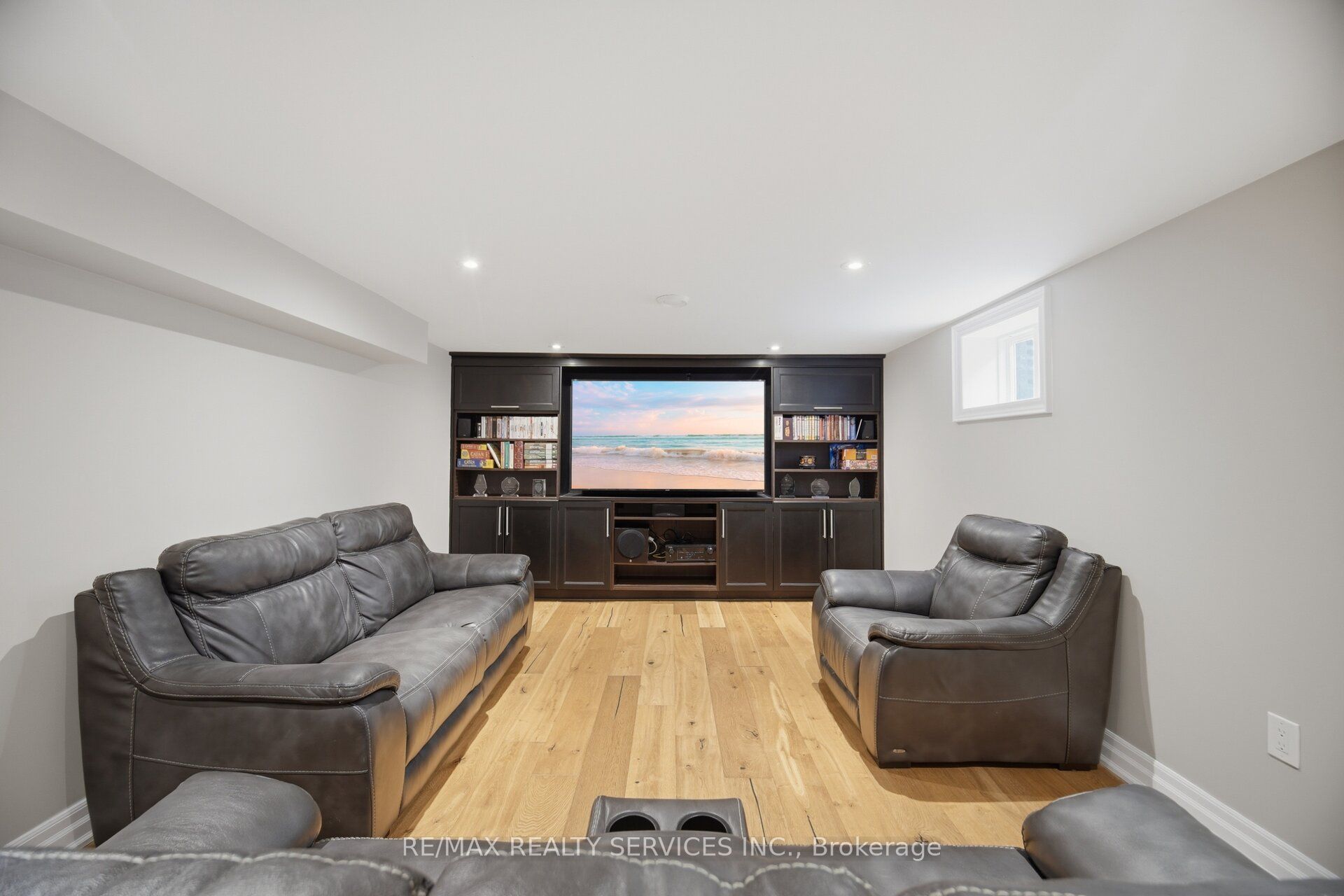 8 Ridgehill Drive Property Photo 34