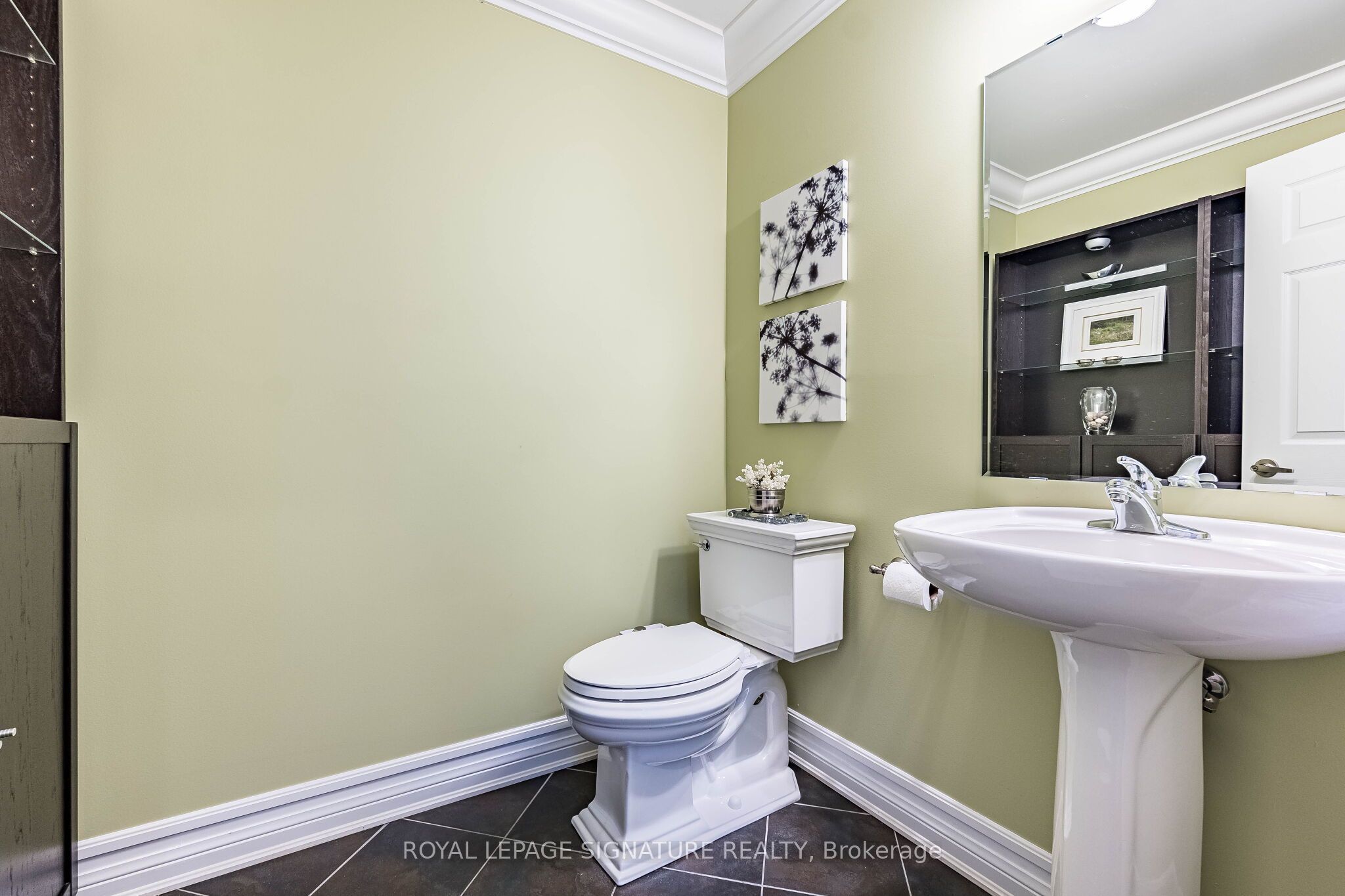 854 Cousens Terrace Property Photo 24