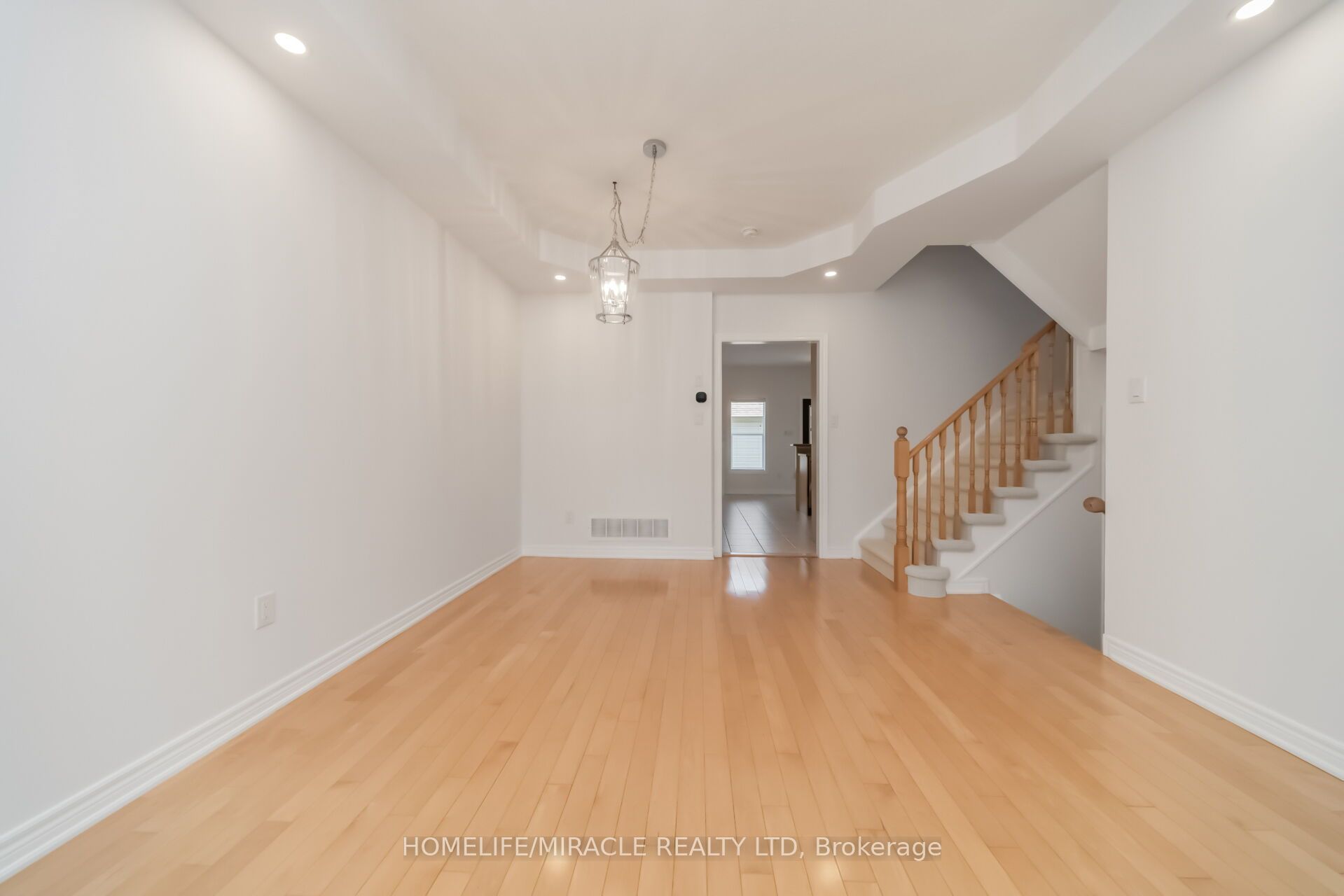 257 Gatwick Drive Property Photo 6