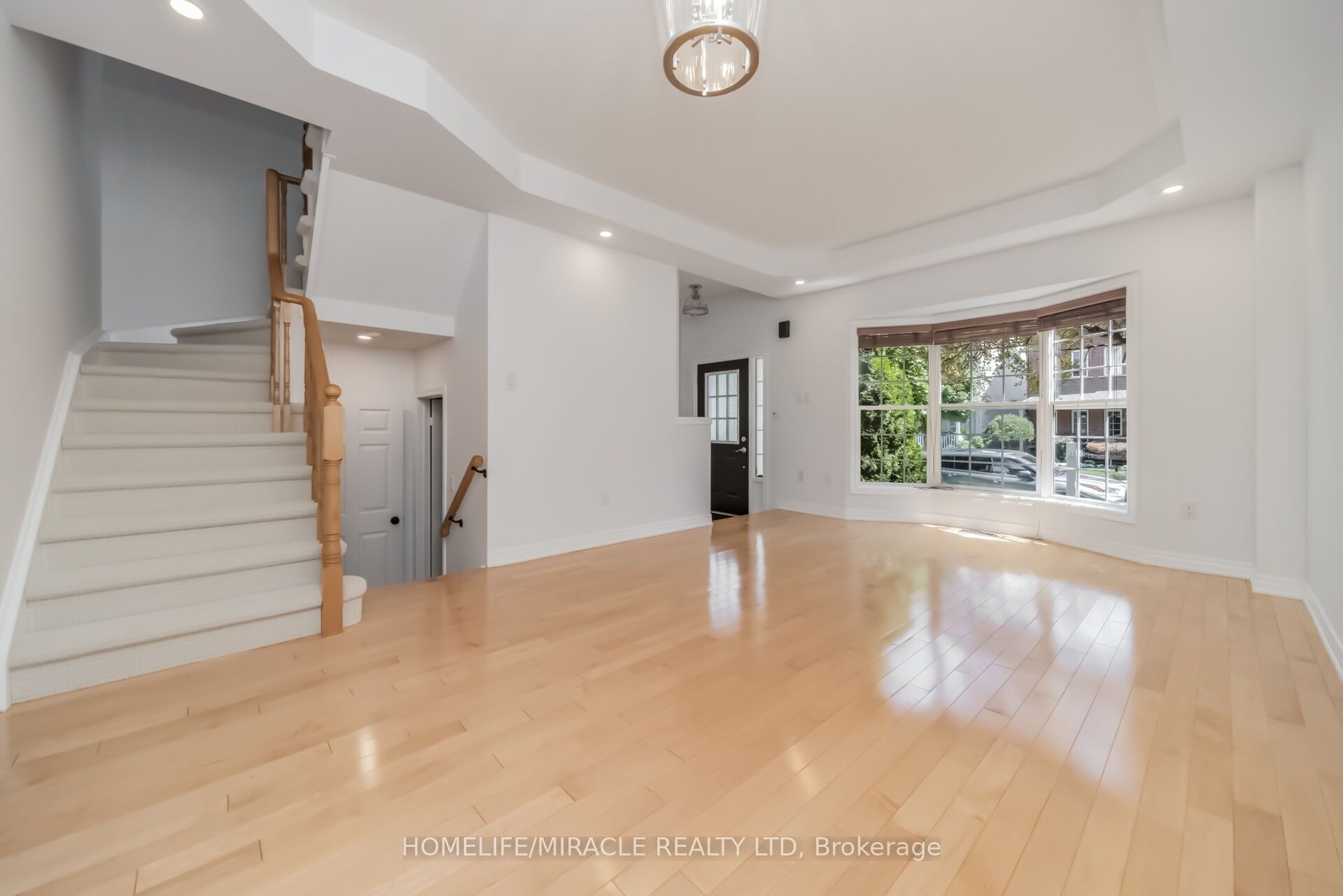 257 Gatwick Drive Property Photo 7