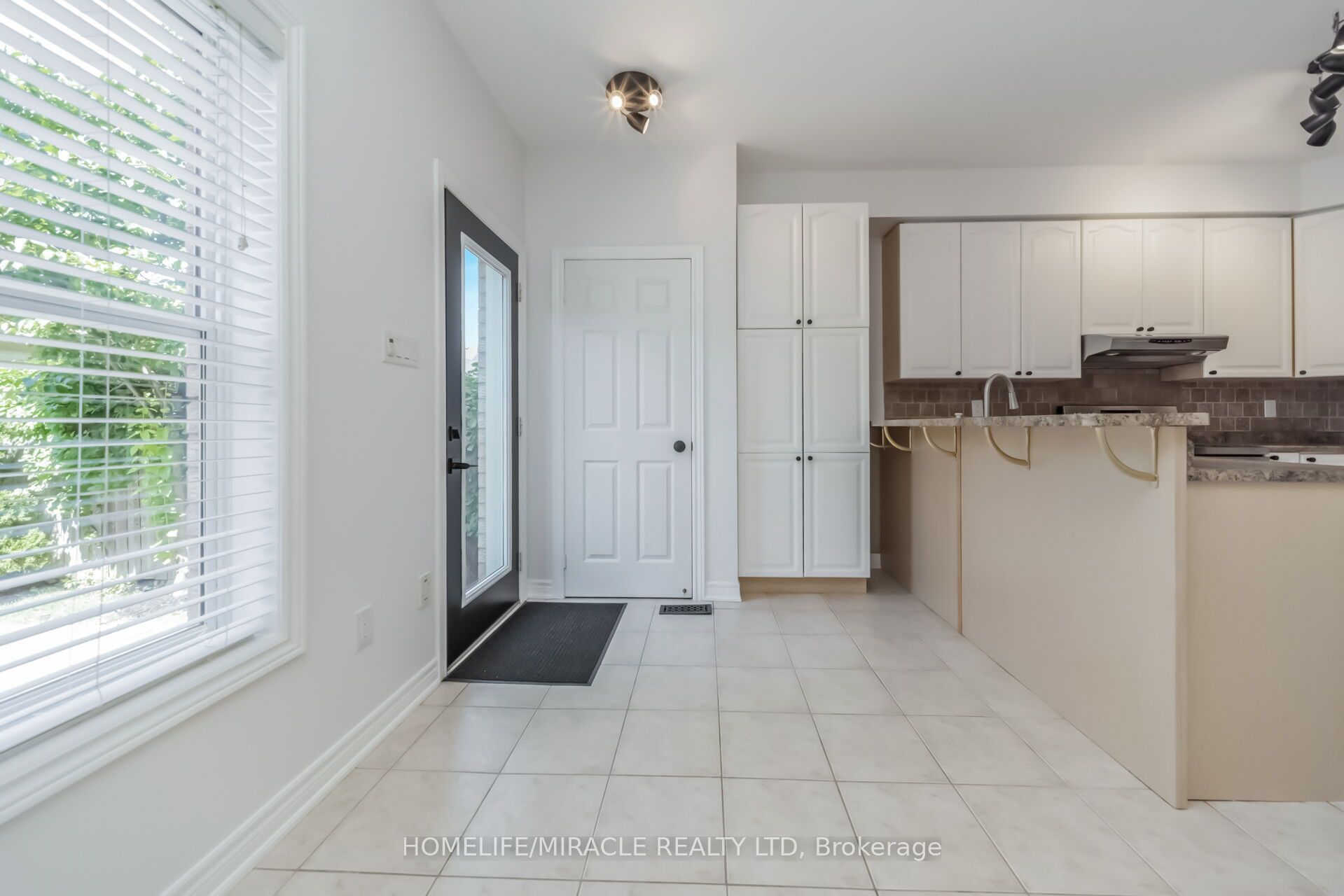 257 Gatwick Drive Property Photo 11
