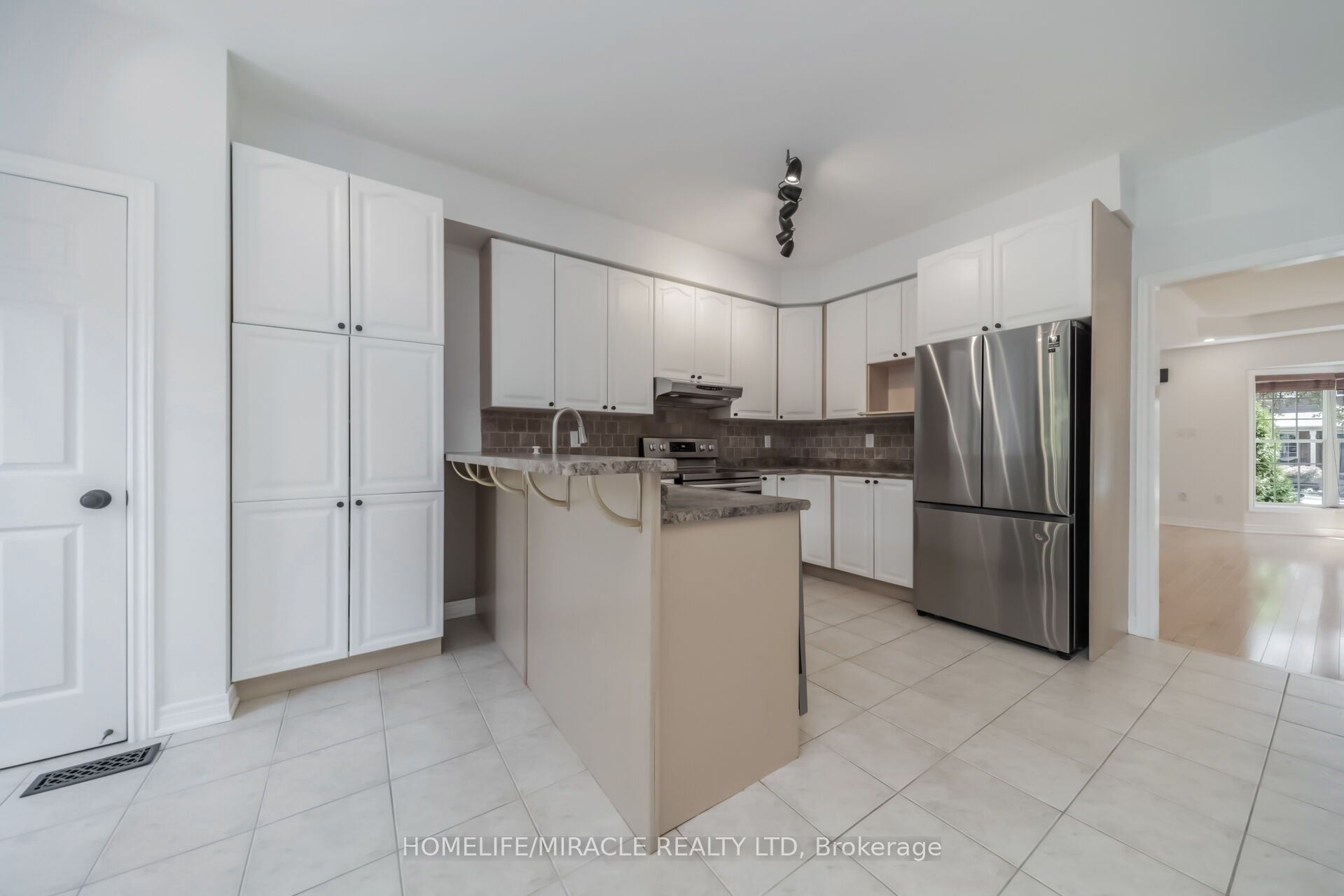 257 Gatwick Drive Property Photo 12