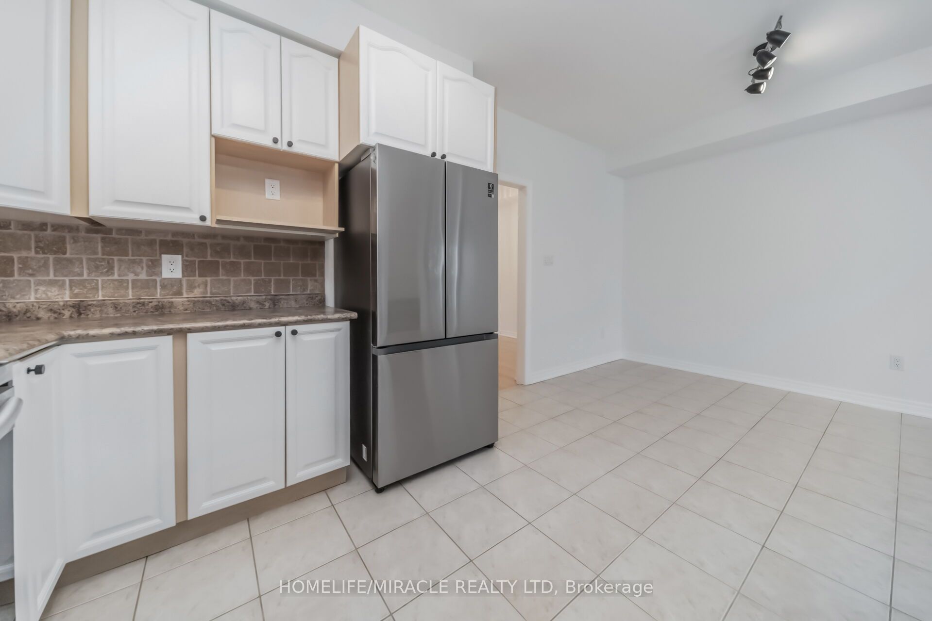 257 Gatwick Drive Property Photo 14