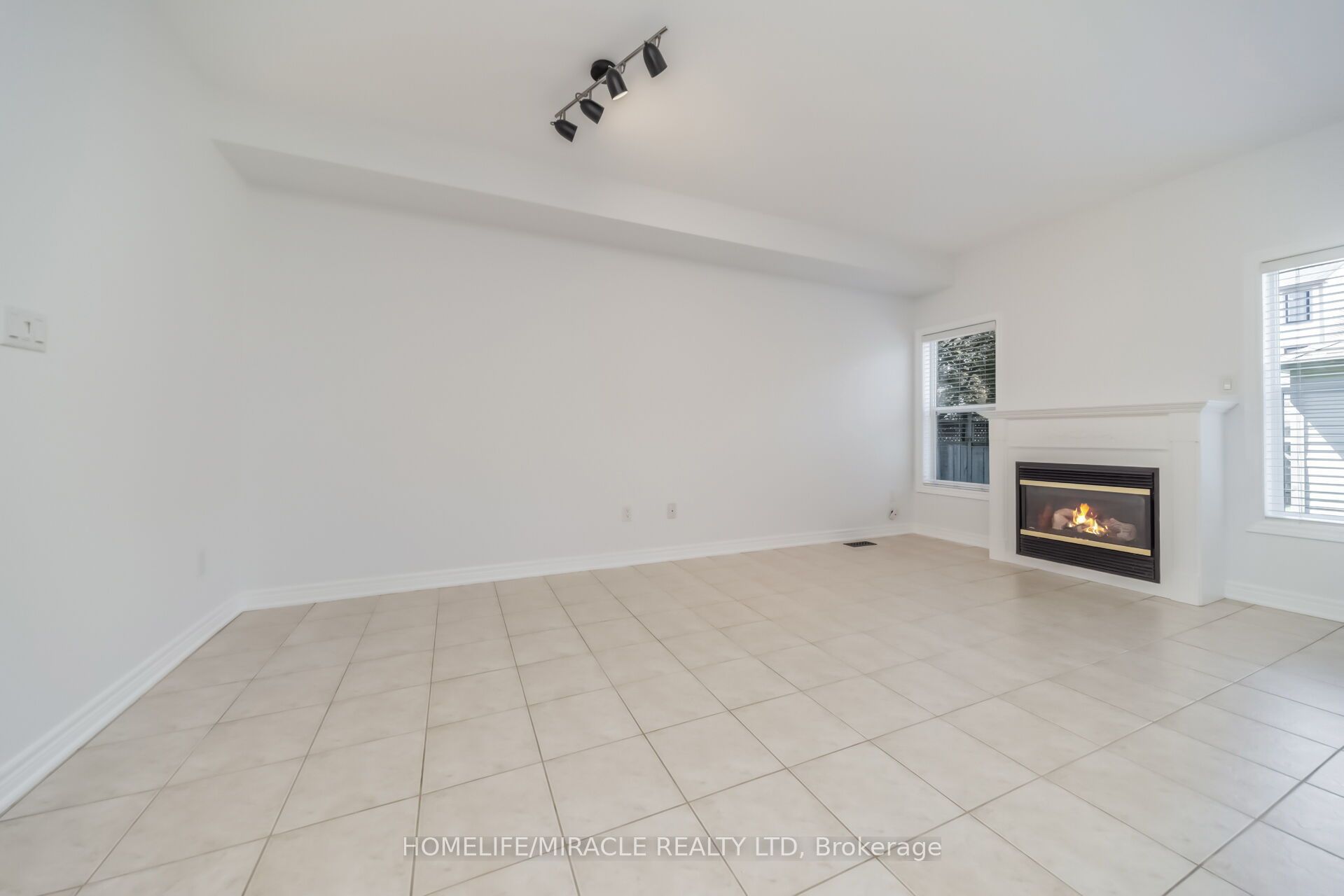257 Gatwick Drive Property Photo 15