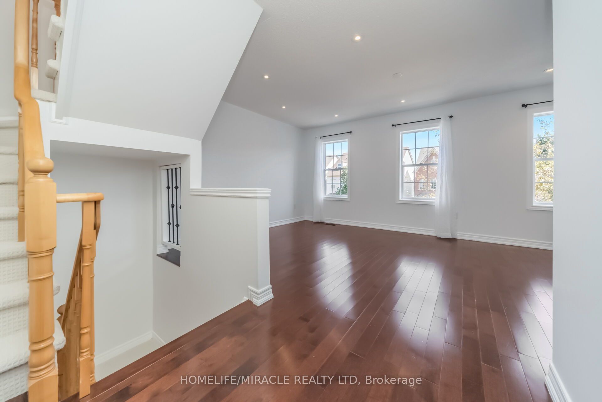 257 Gatwick Drive Property Photo 16