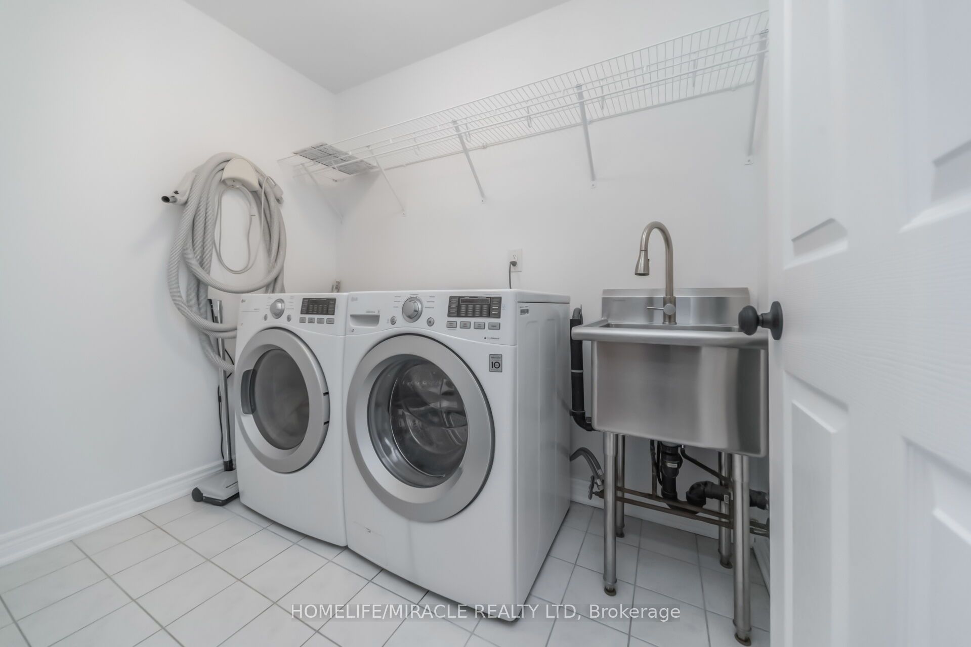 257 Gatwick Drive Property Photo 21