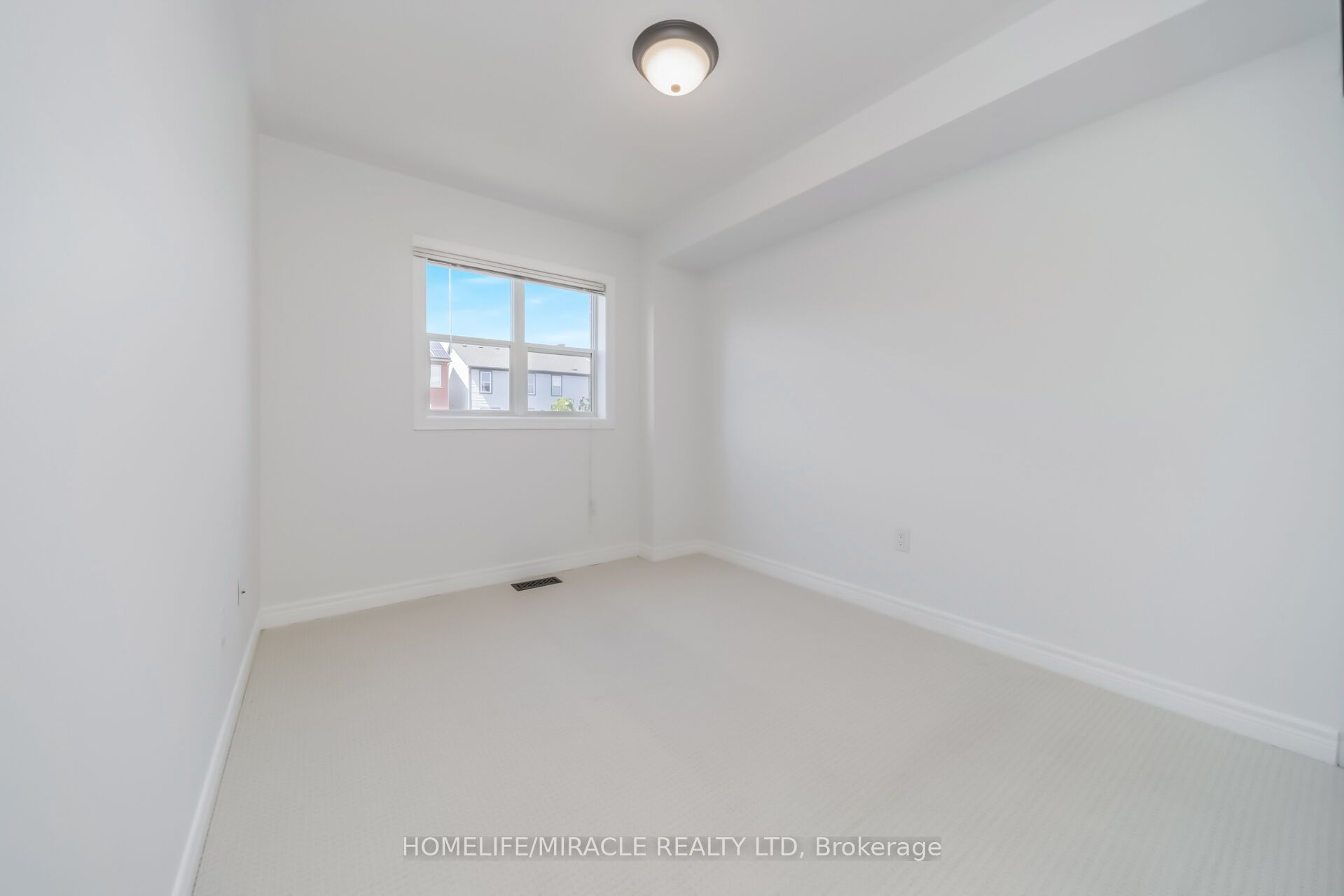 257 Gatwick Drive Property Photo 25